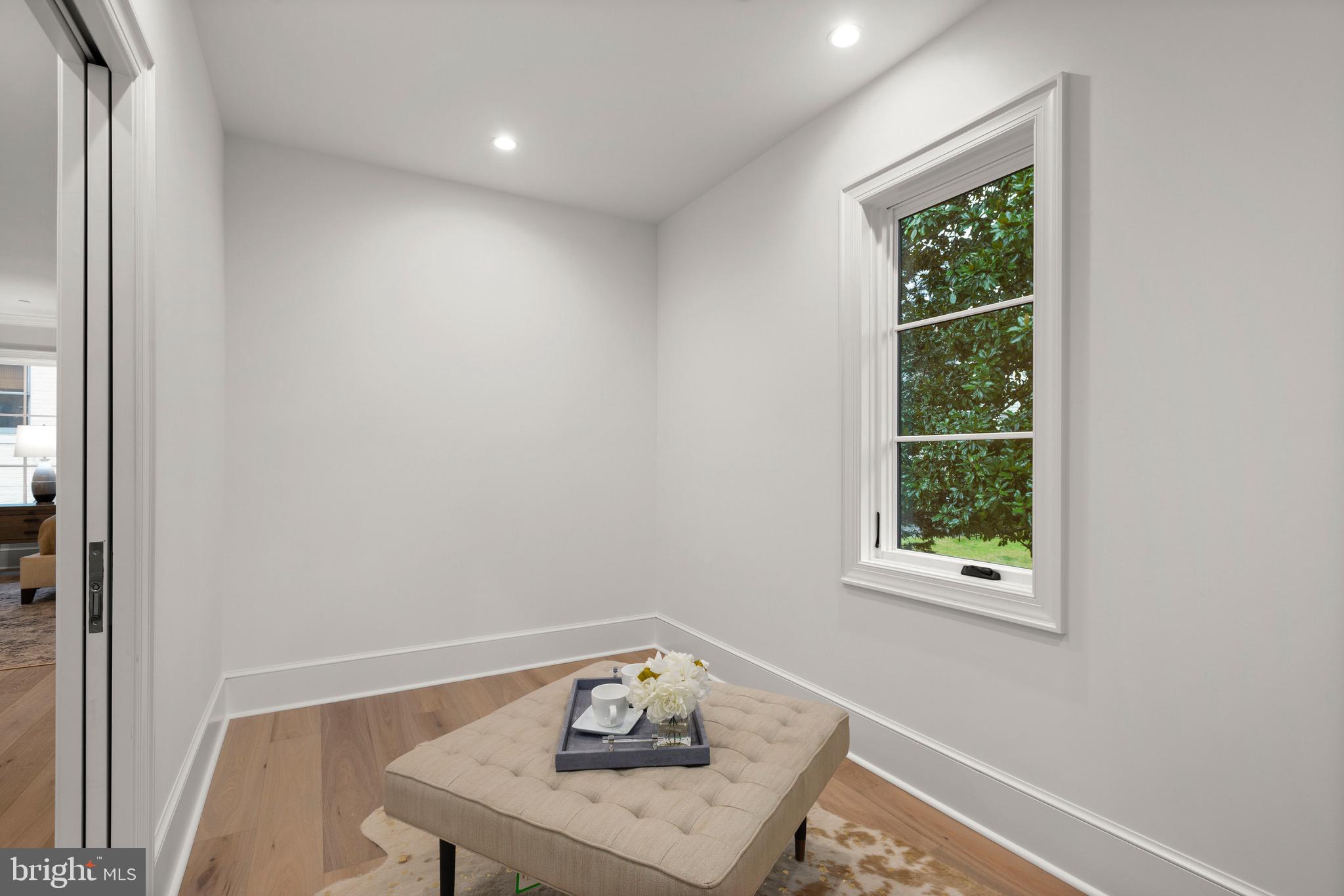 SPRING VALLEY - Residential