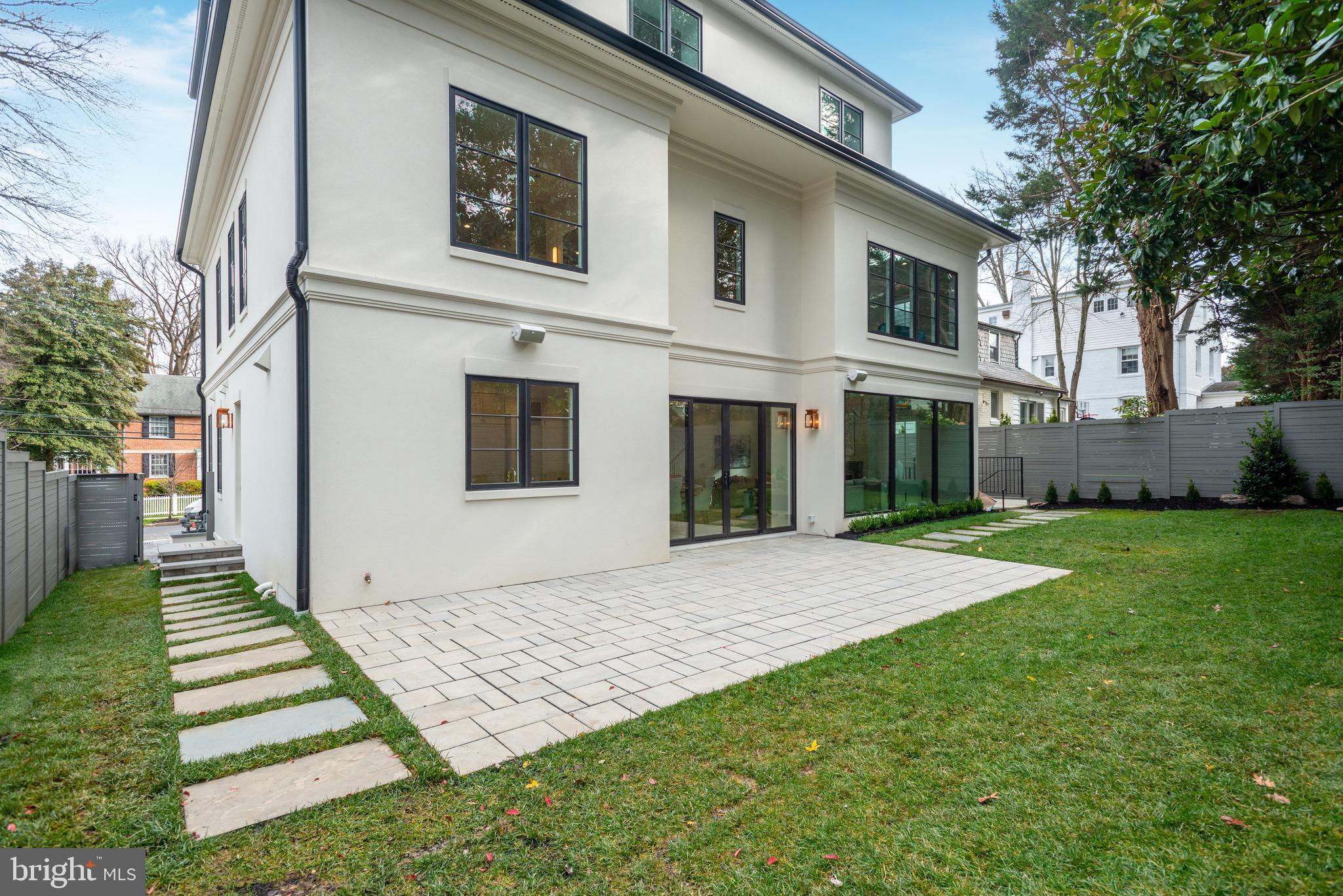 SPRING VALLEY - Residential