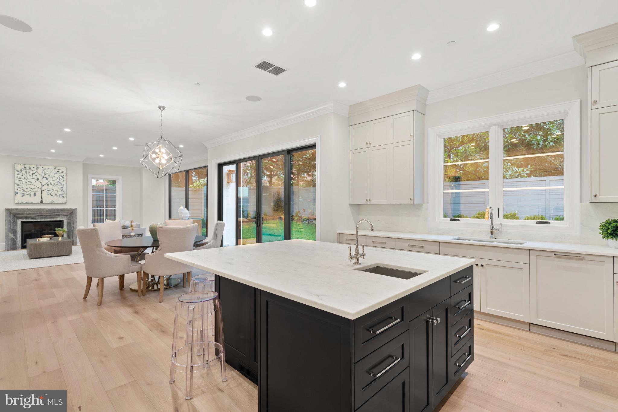 SPRING VALLEY - Residential