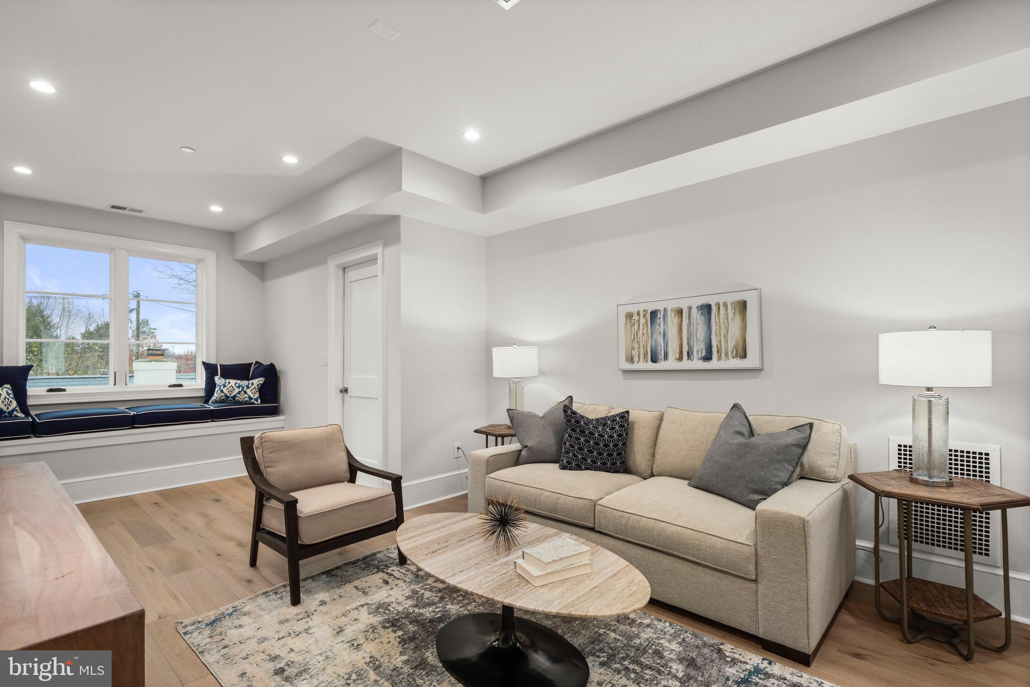 SPRING VALLEY - Residential