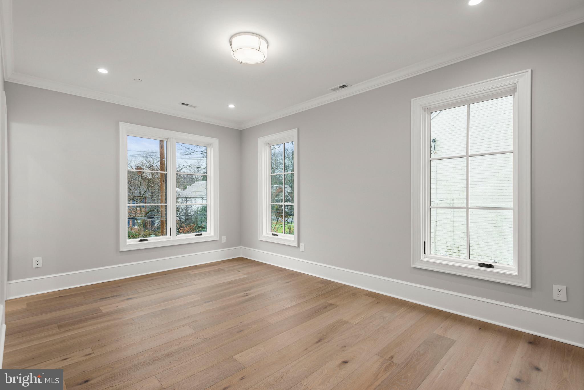 SPRING VALLEY - Residential