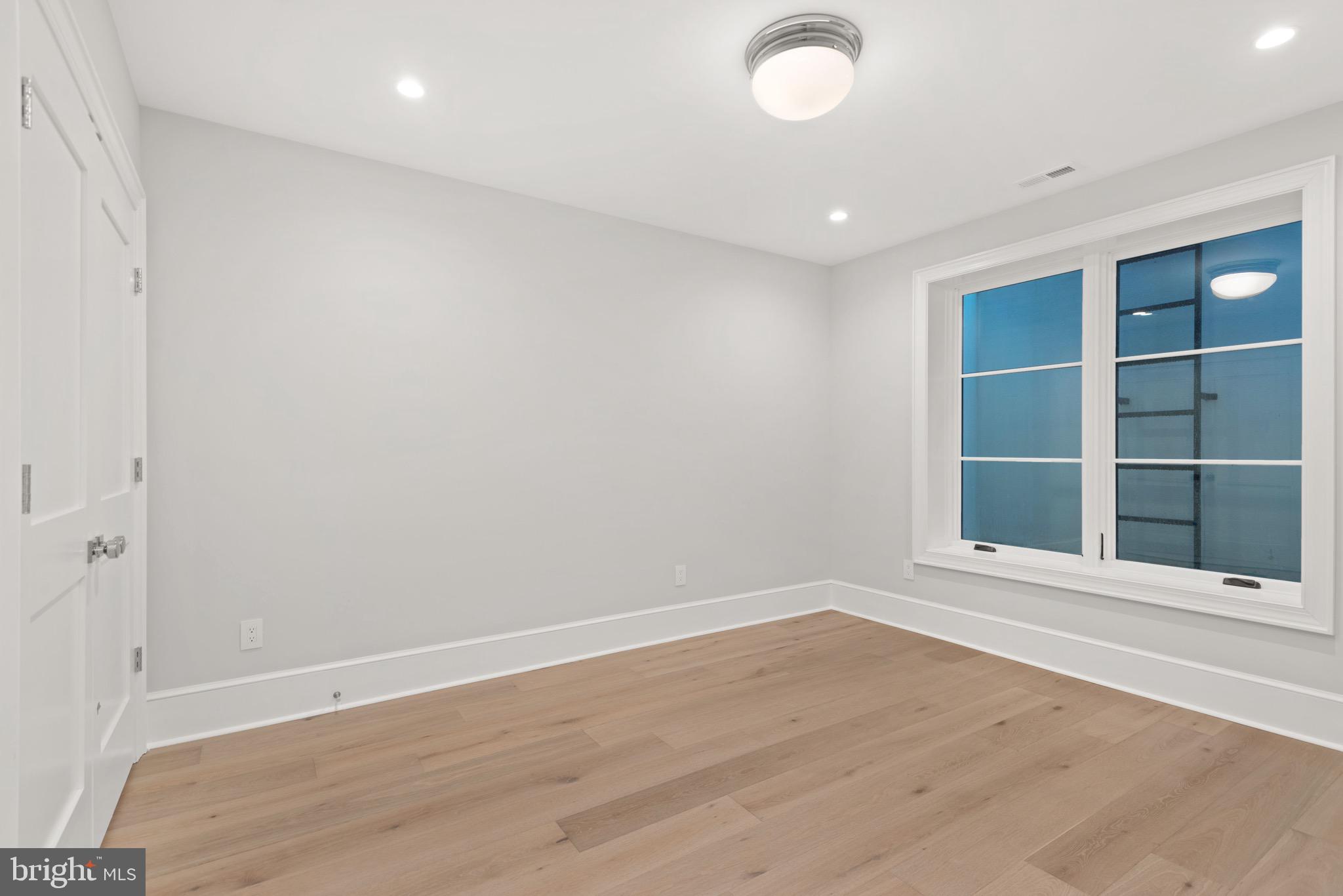 SPRING VALLEY - Residential