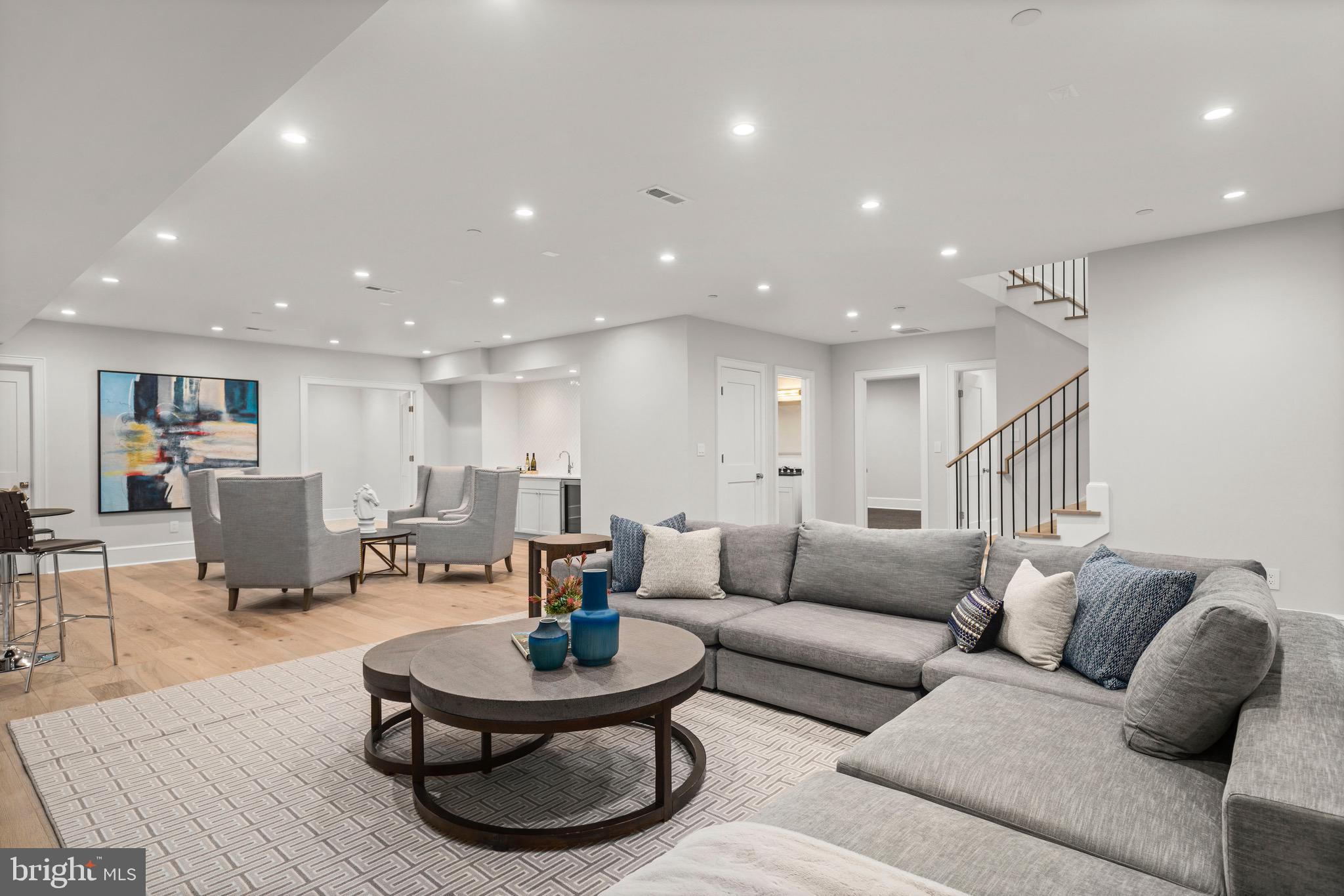 SPRING VALLEY - Residential
