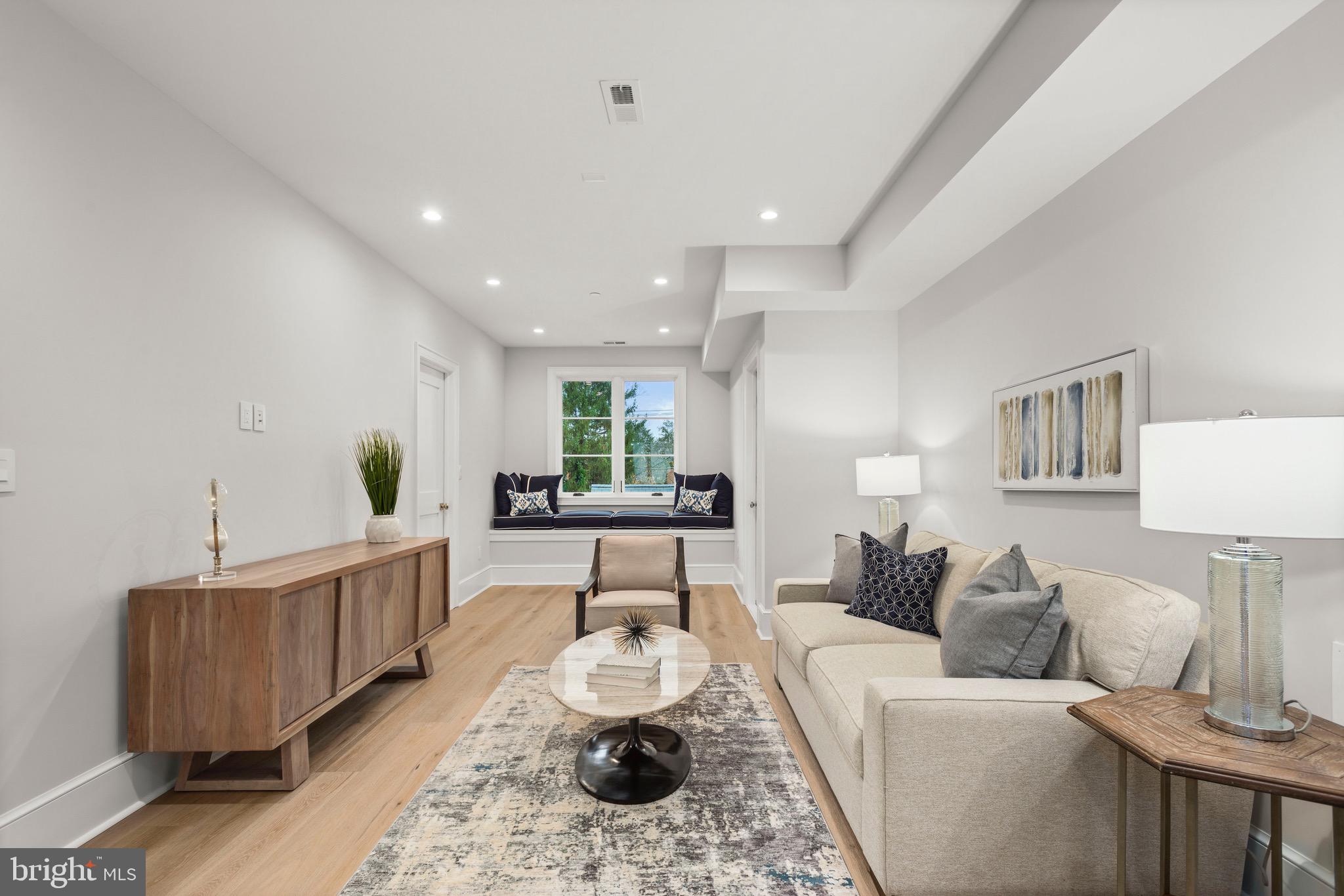 SPRING VALLEY - Residential