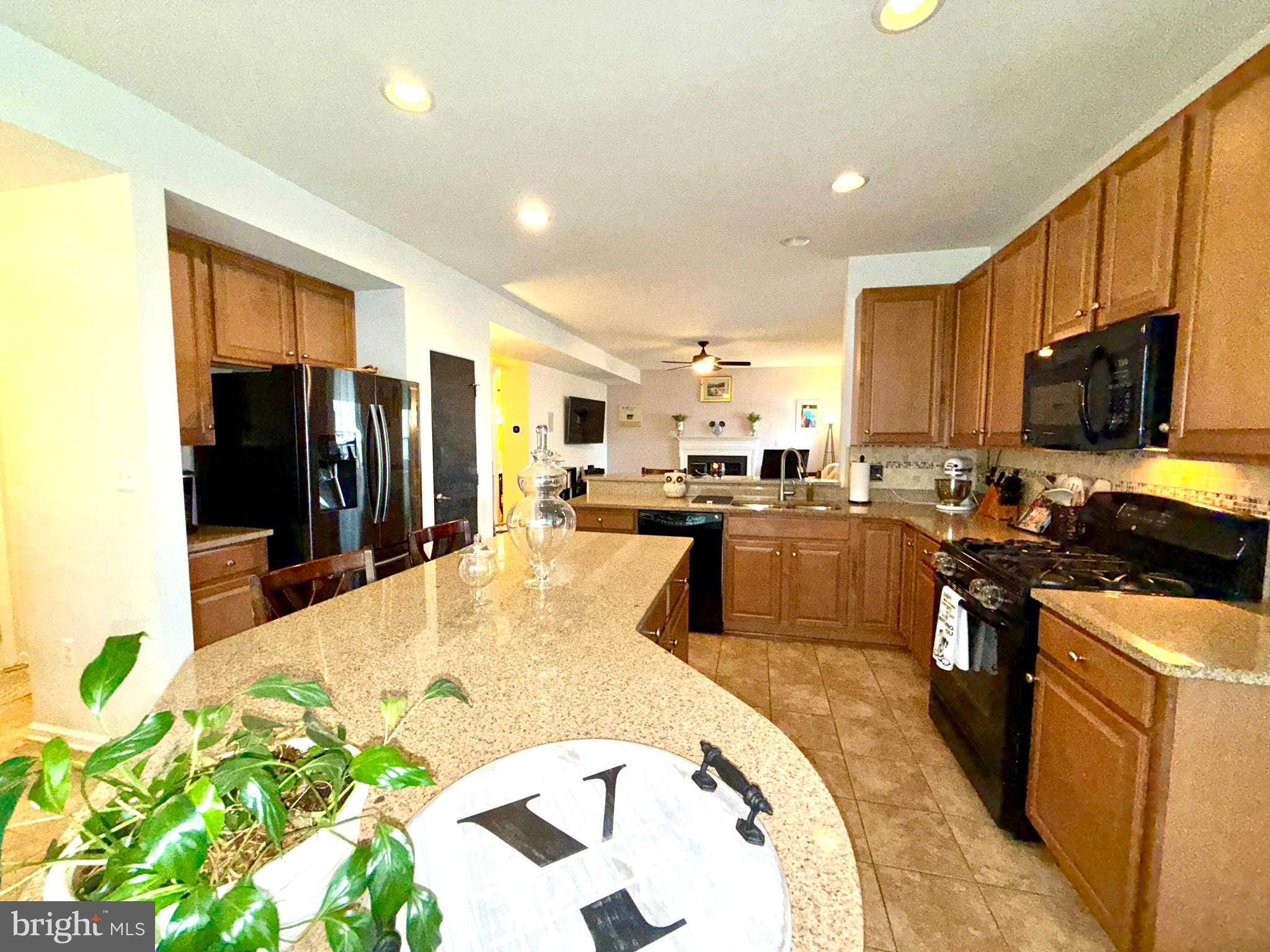 LEE'S PARKE - Residential