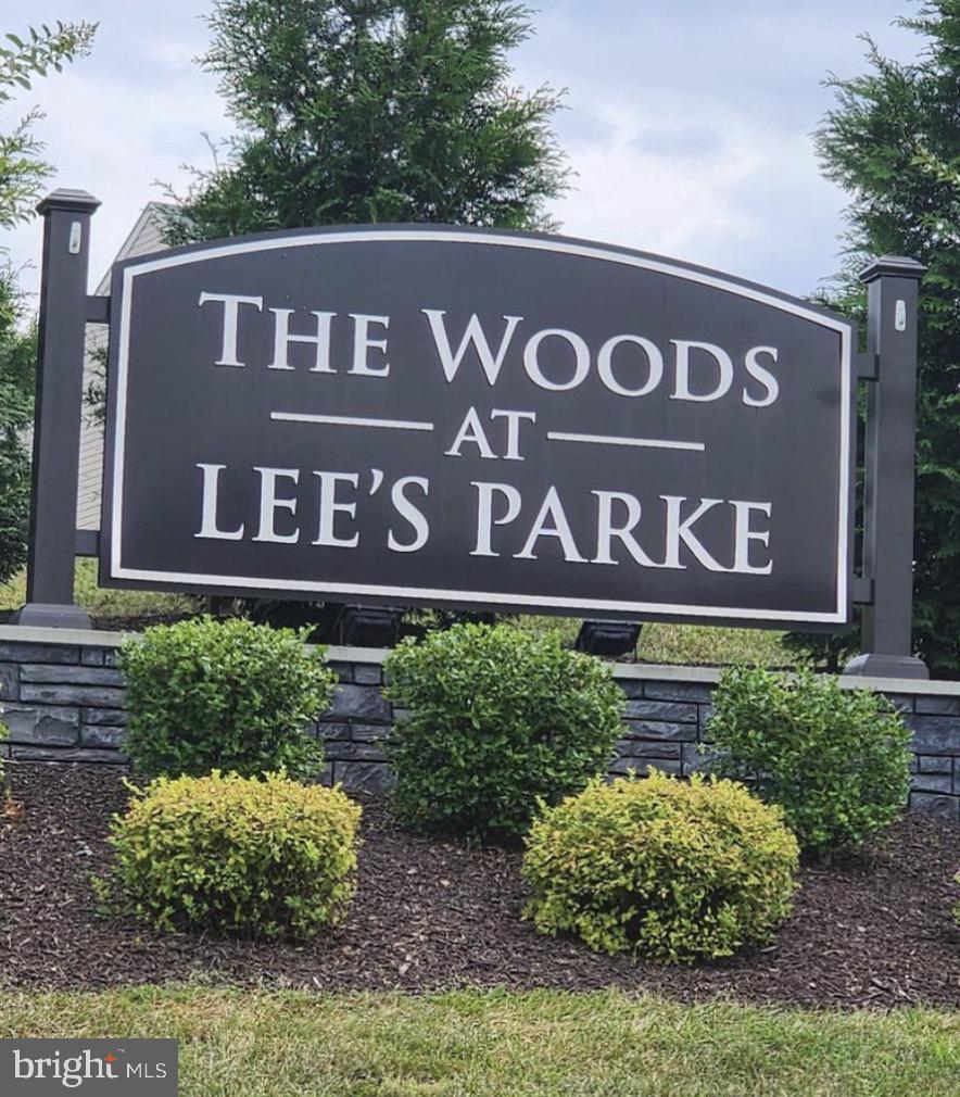 LEE'S PARKE - Residential