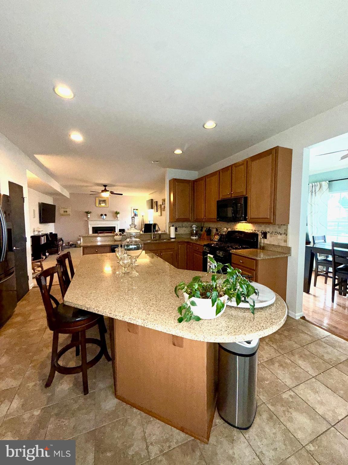 LEE'S PARKE - Residential