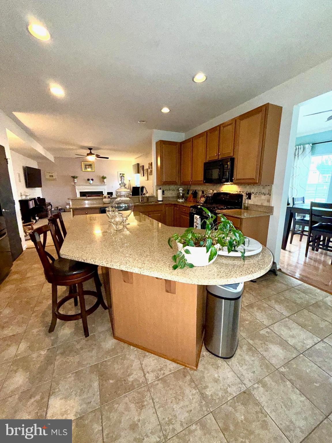 LEE'S PARKE - Residential