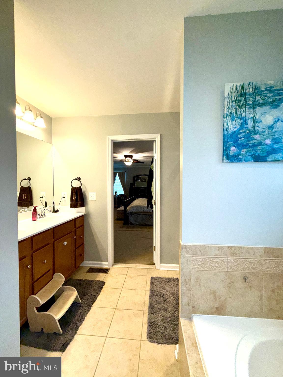 LEE'S PARKE - Residential