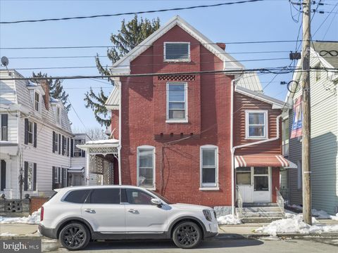 Homes For Sale - 521 S 2nd St St<br/> CHAMBERSBURG, PA 17201