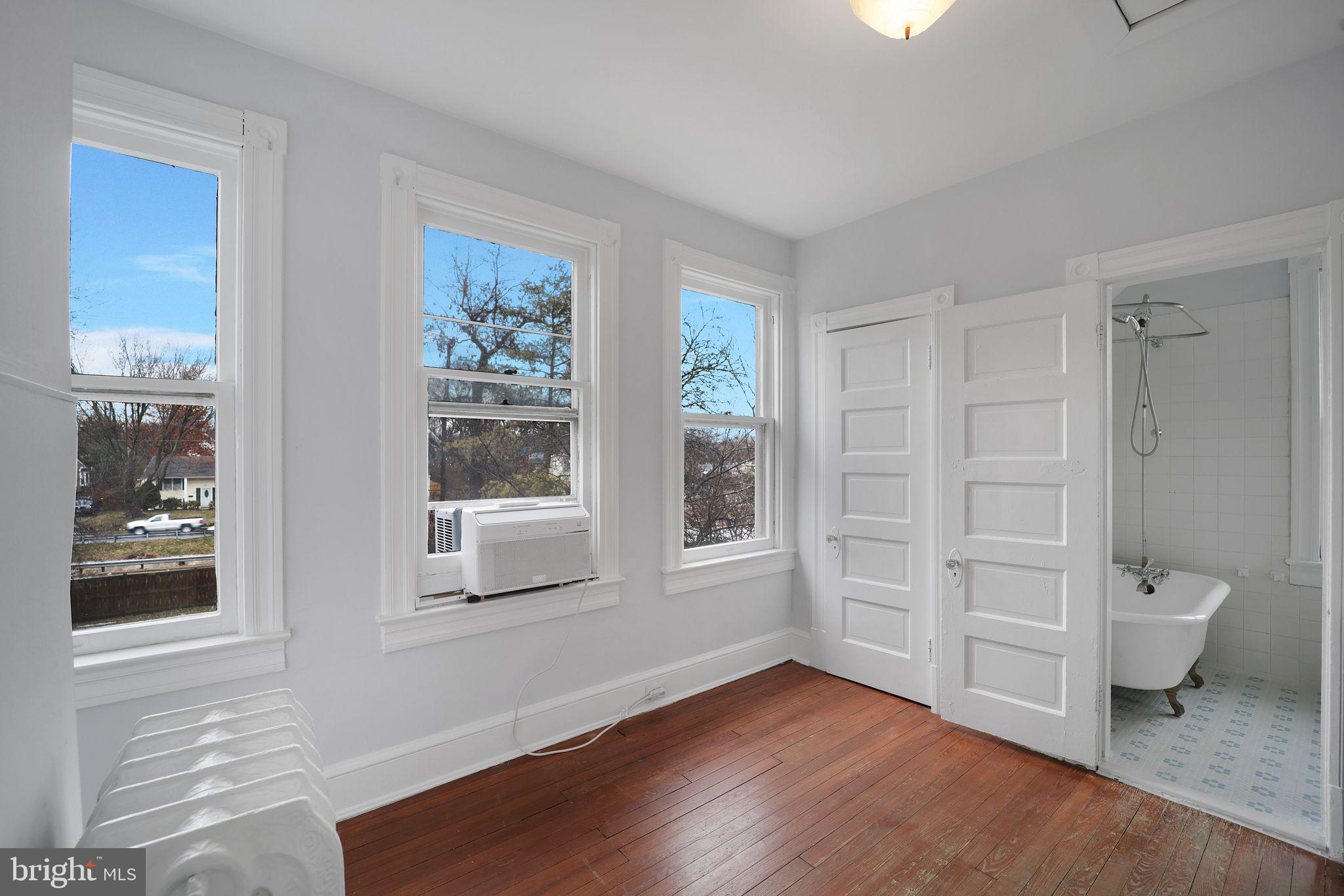 RIVERDALE PARK - Residential Lease