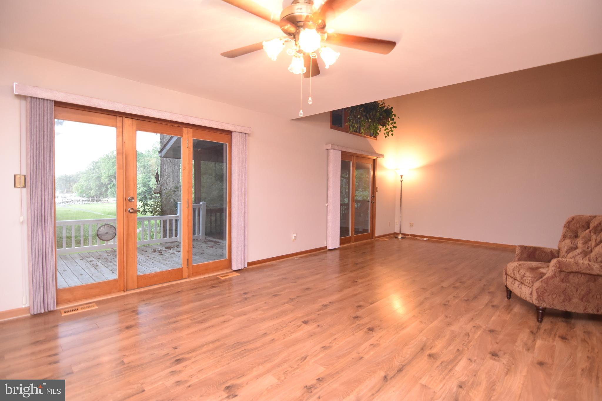 ST LEONARD SHORES - Residential