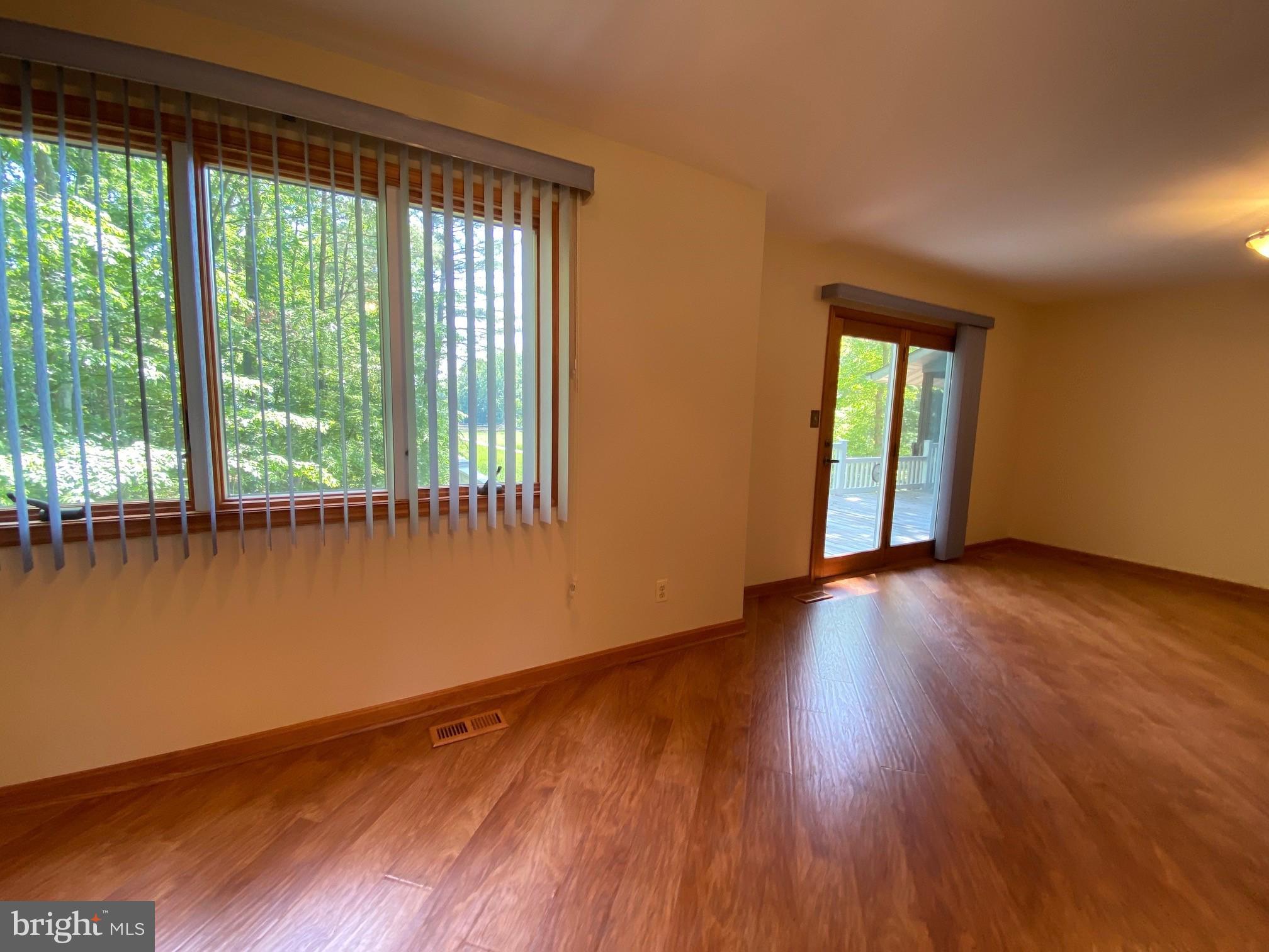 ST LEONARD SHORES - Residential