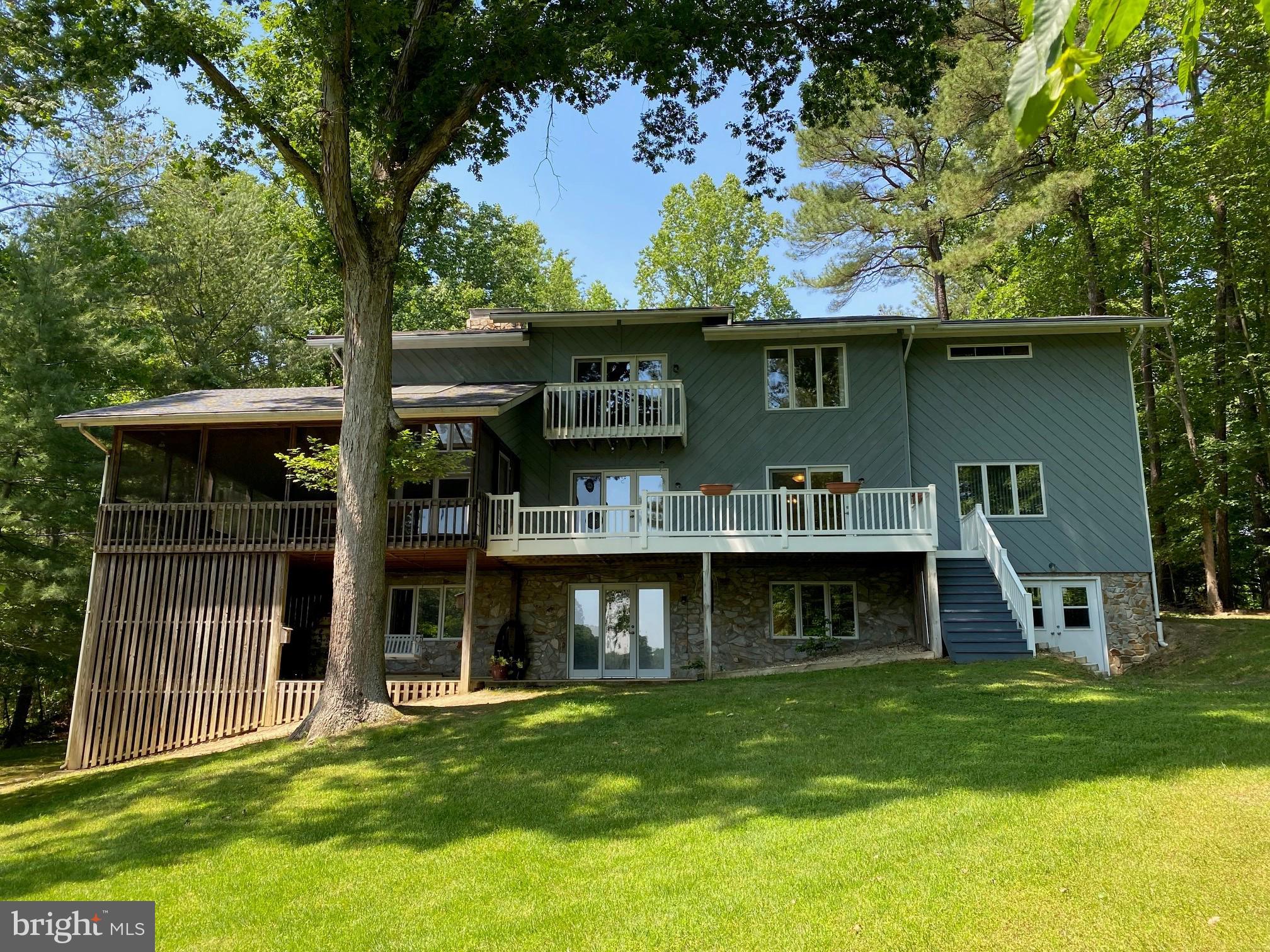 ST LEONARD SHORES - Residential