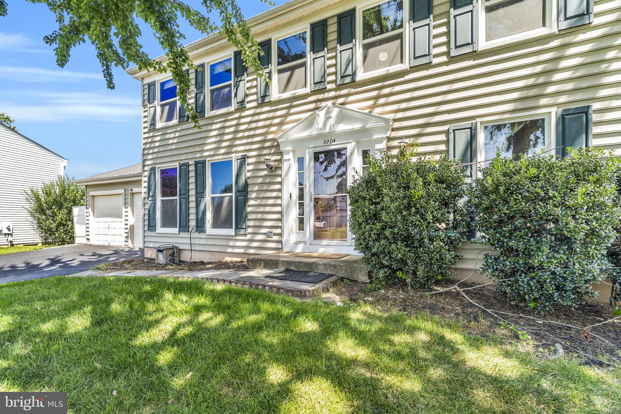 3204 LOCKGATE COURT