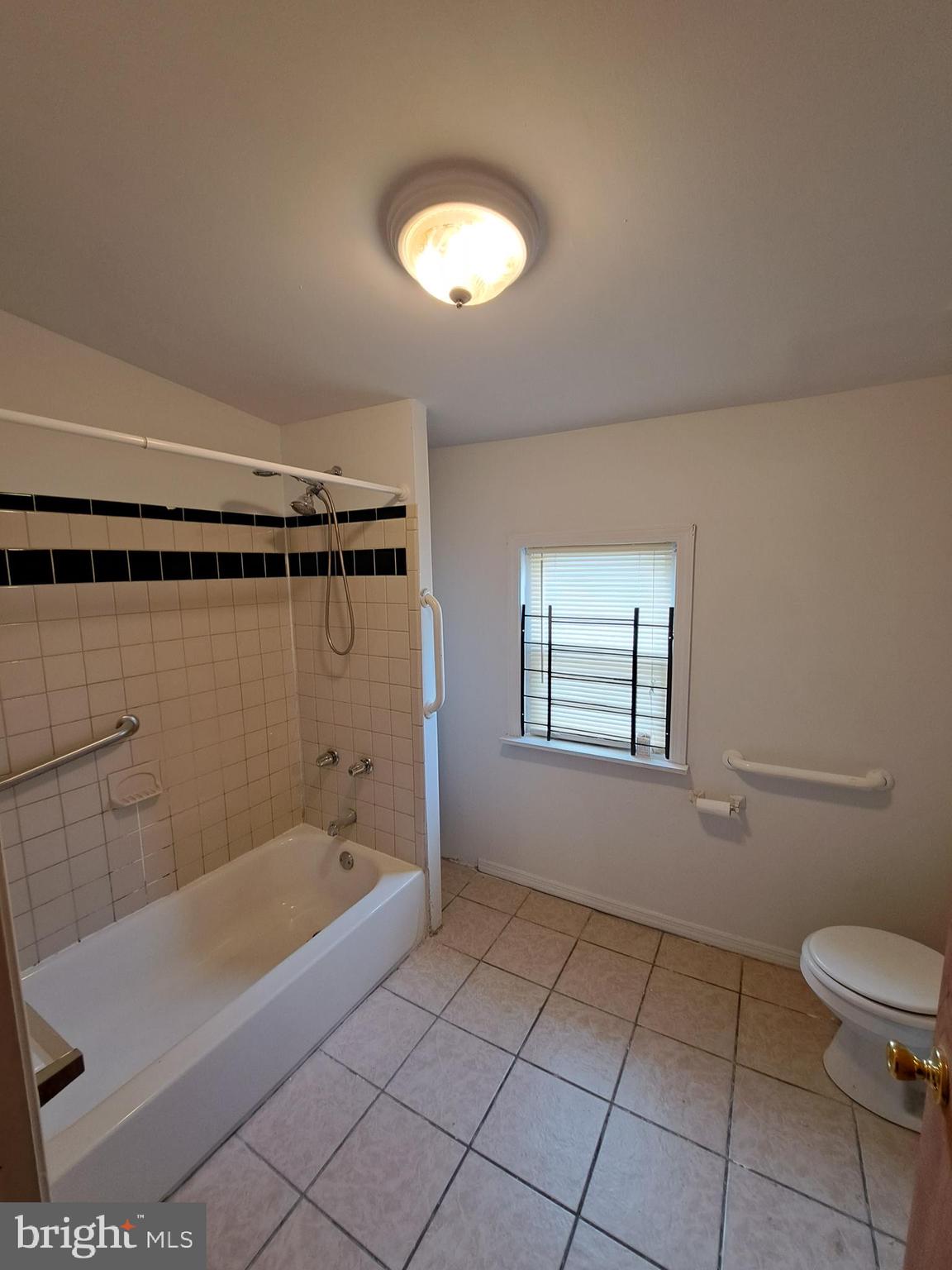 KENSINGTON - Residential Lease