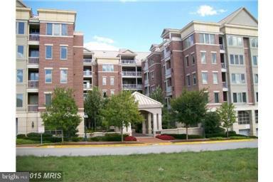 LAKESIDE TOWN CENTRE CONDOMINIUM - Residential Lease