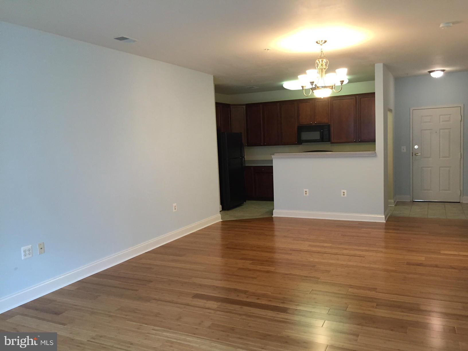 LAKESIDE TOWN CENTRE CONDOMINIUM - Residential Lease