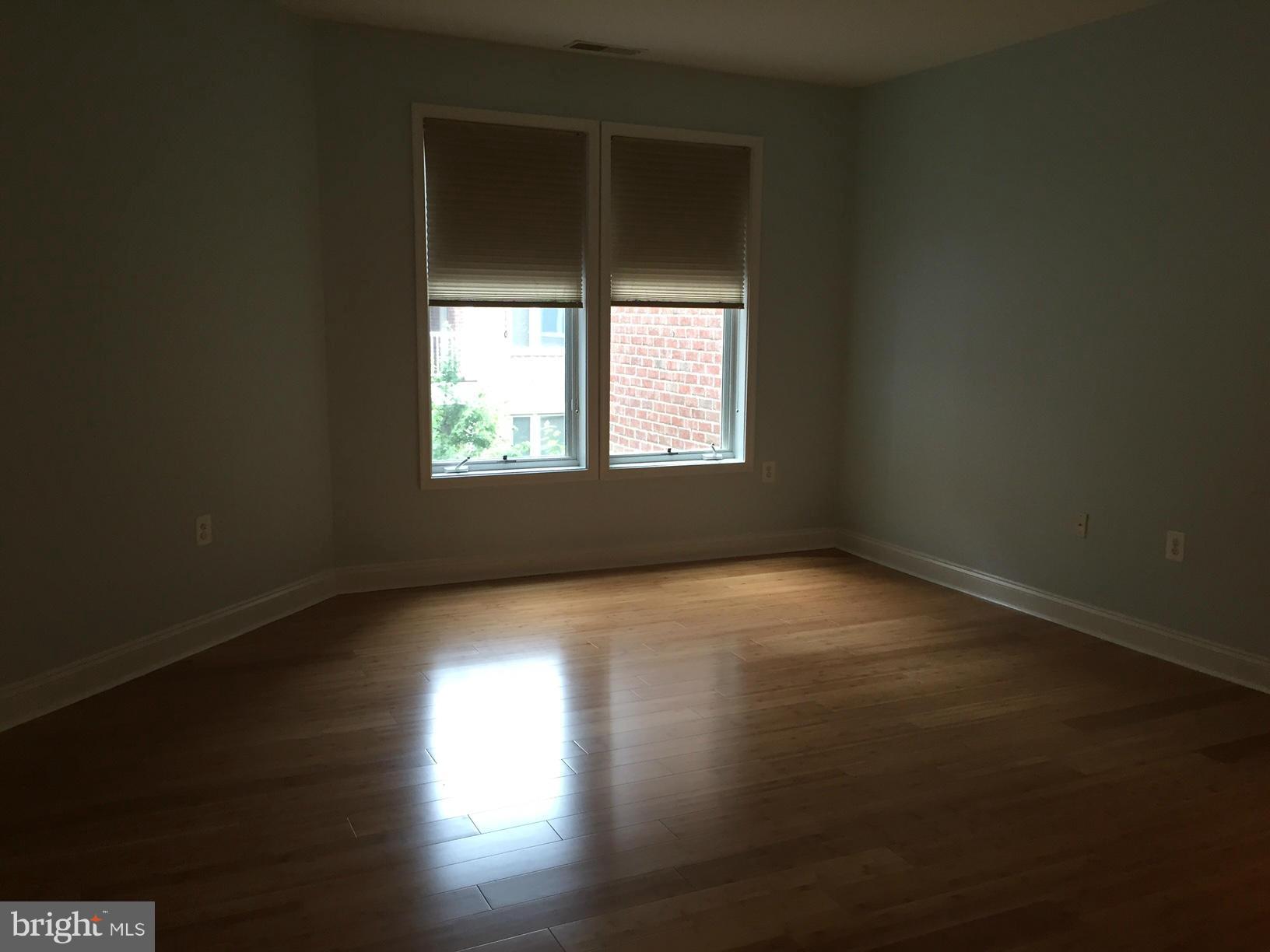 LAKESIDE TOWN CENTRE CONDOMINIUM - Residential Lease