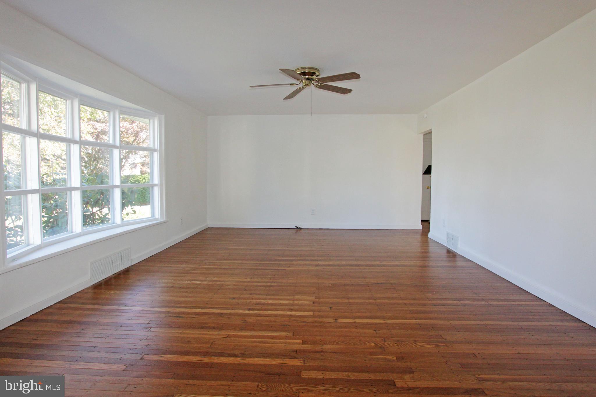 3446 COMMERCE AVENUE