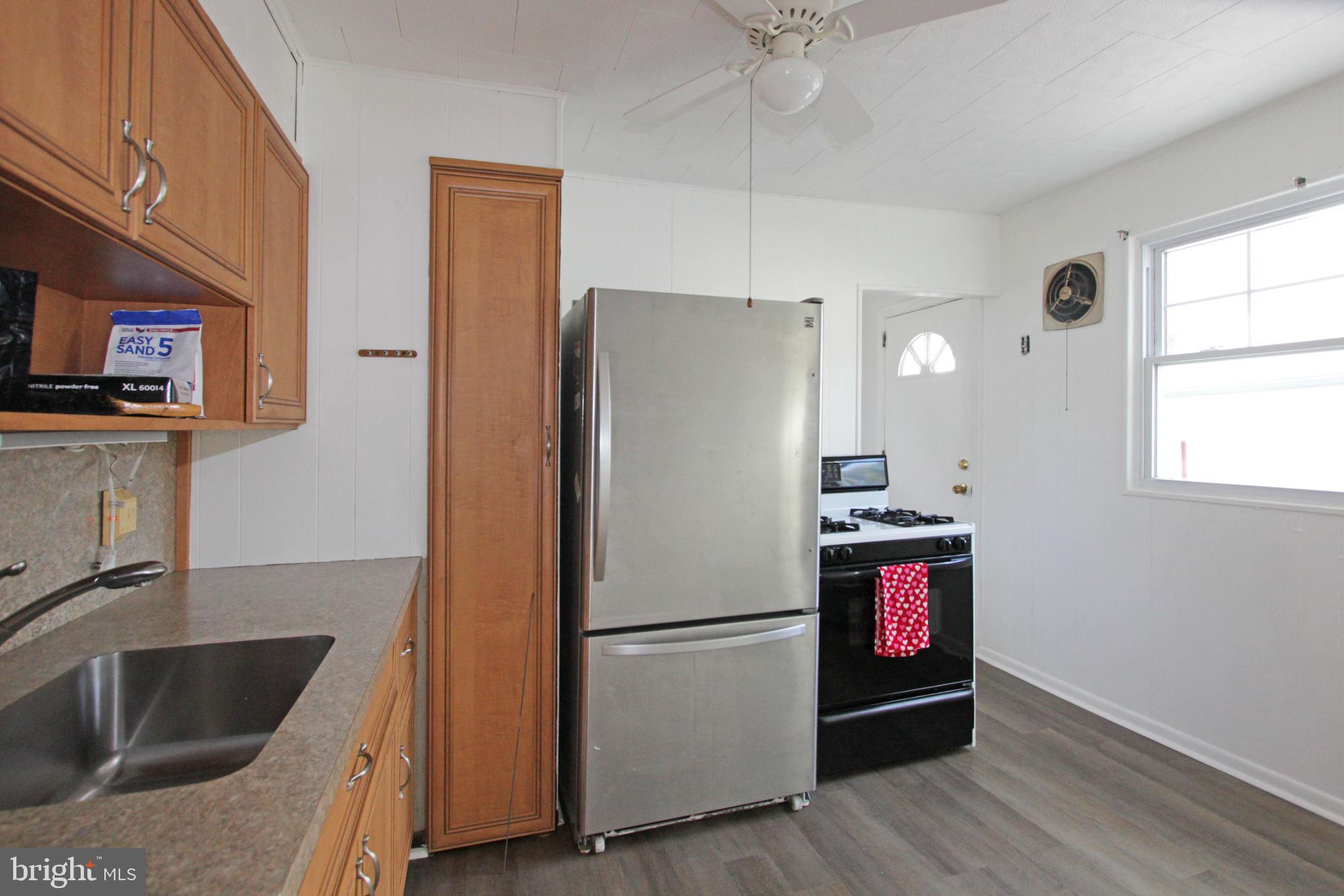 3446 COMMERCE AVENUE