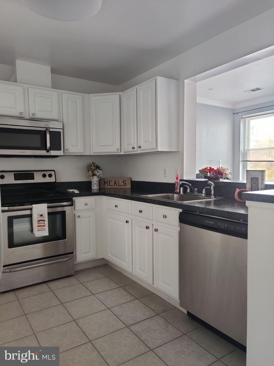 23 PIERSIDE DRIVE 203