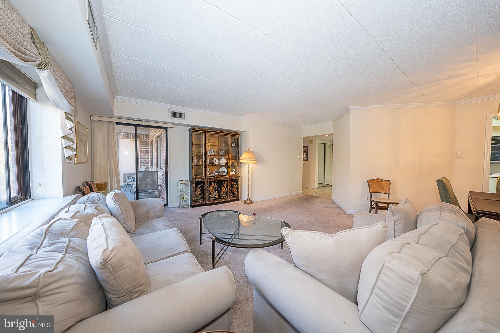 1219 W WYNNEWOOD ROAD 311