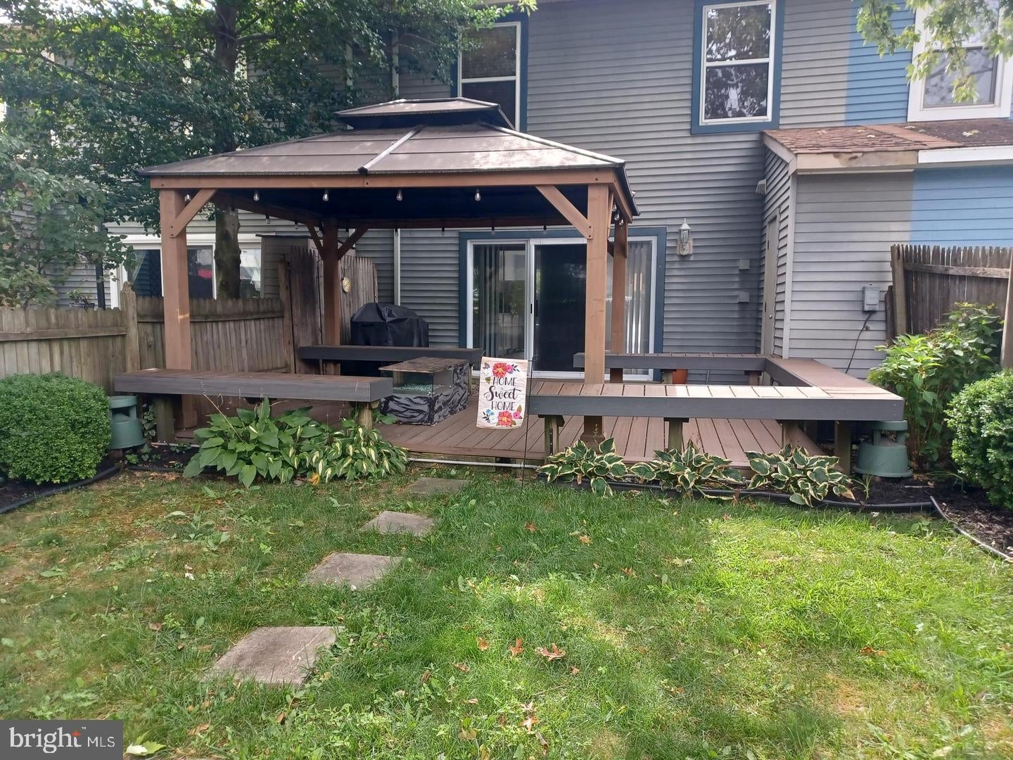 403 ROBERTS LANE