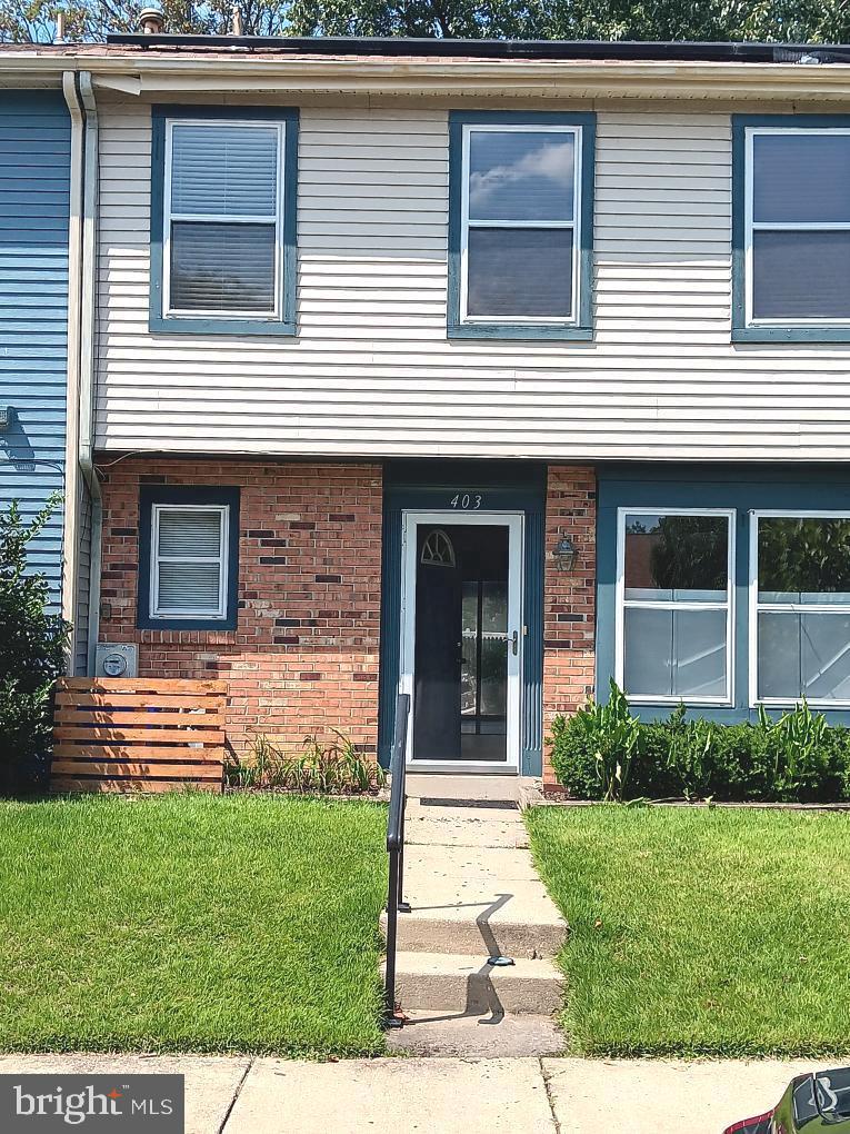 403 ROBERTS LANE