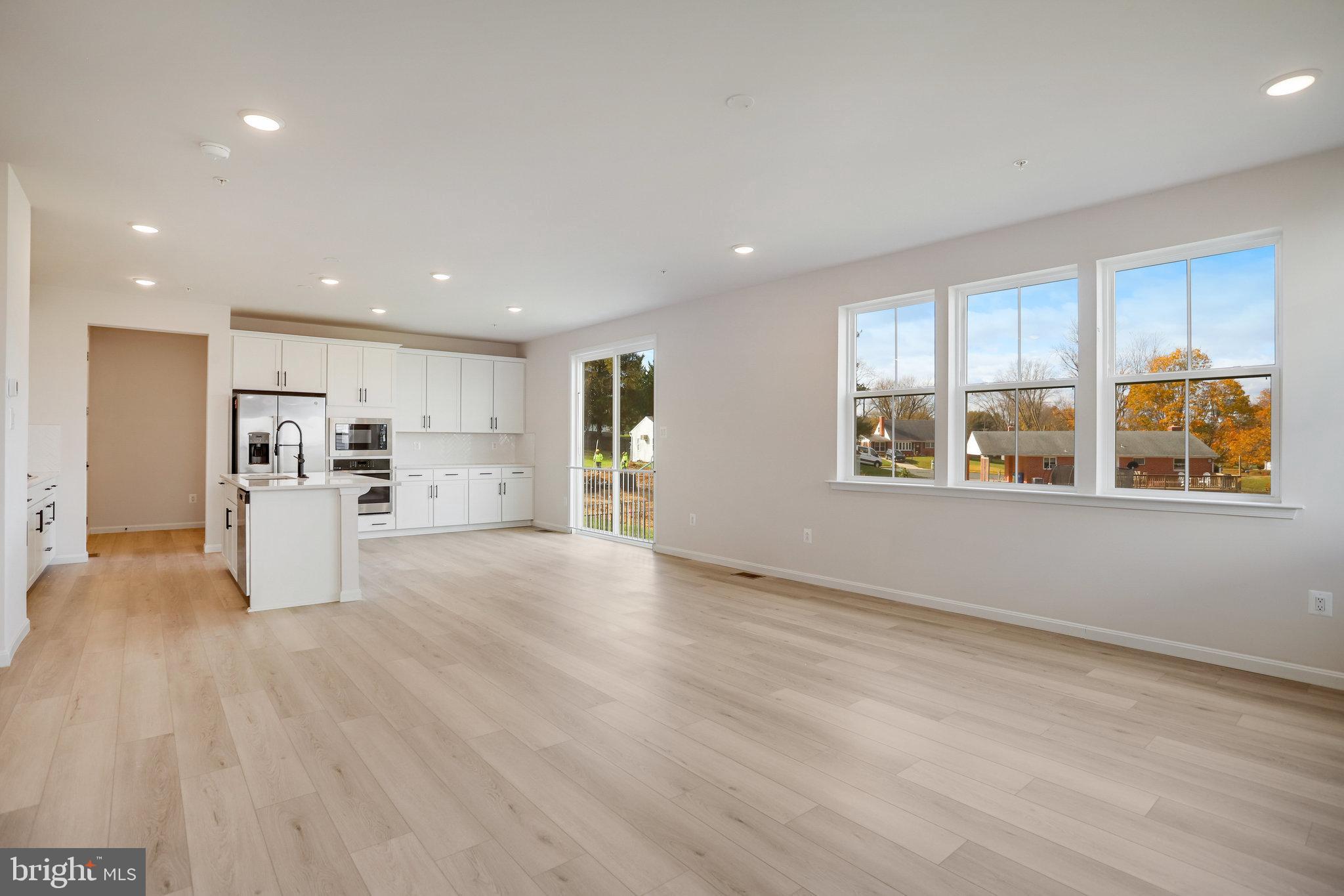 ROBERTS CROSSING - Residential