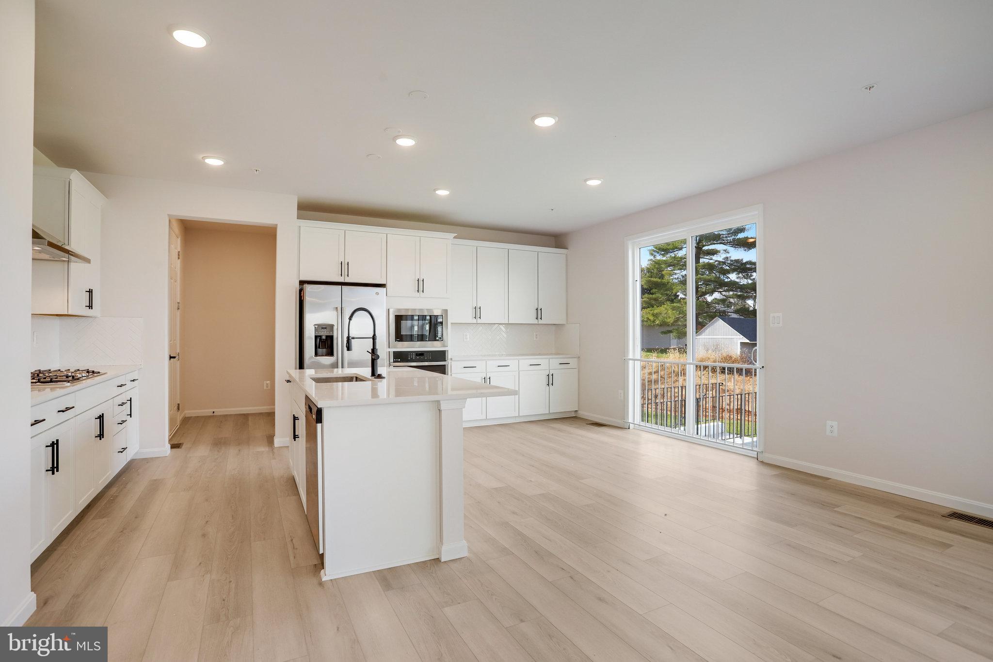 ROBERTS CROSSING - Residential