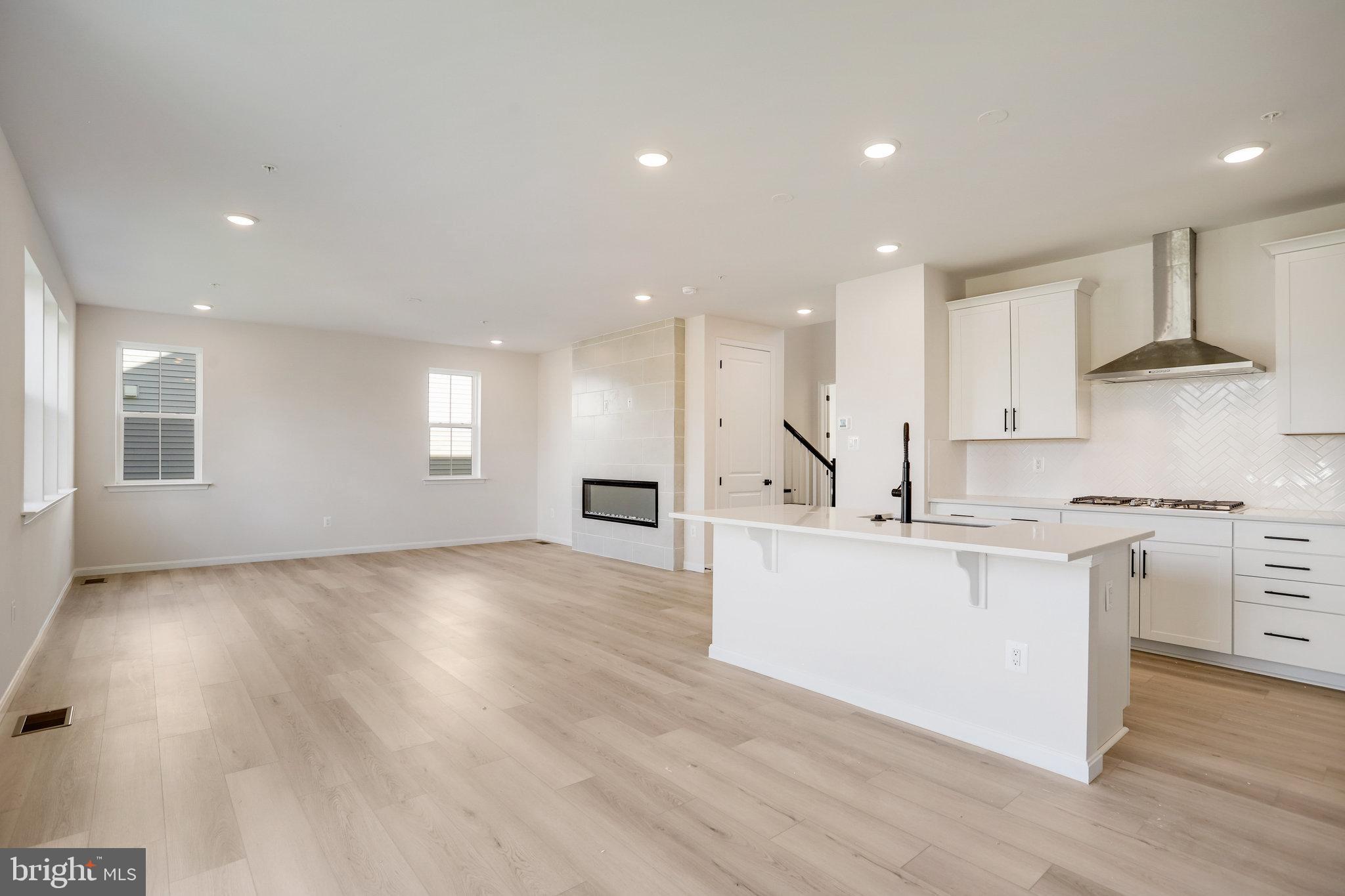 ROBERTS CROSSING - Residential