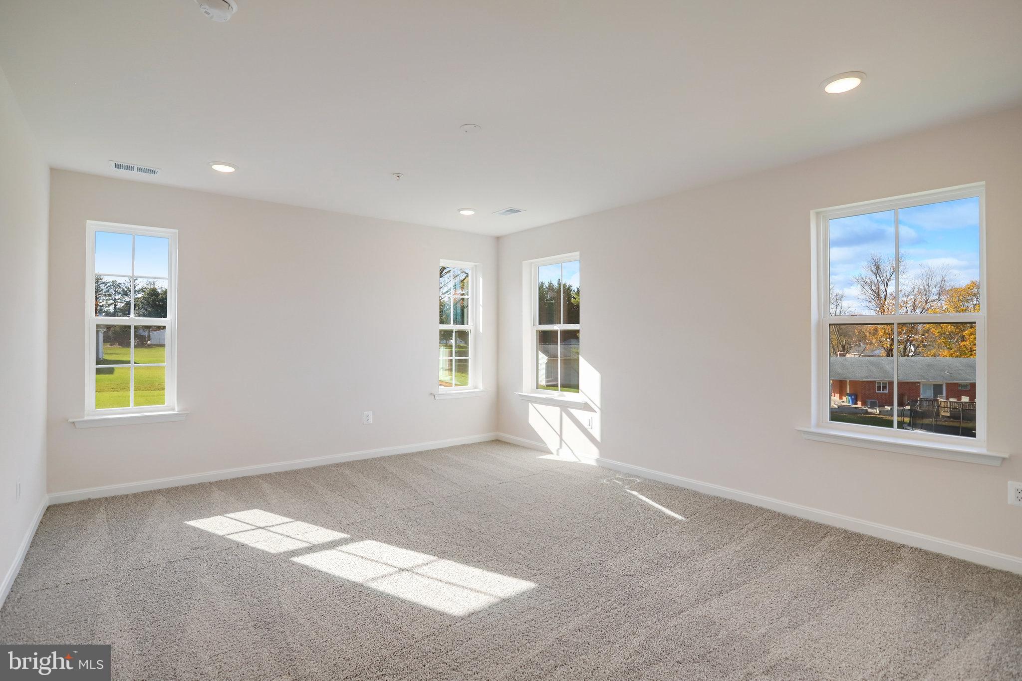 ROBERTS CROSSING - Residential