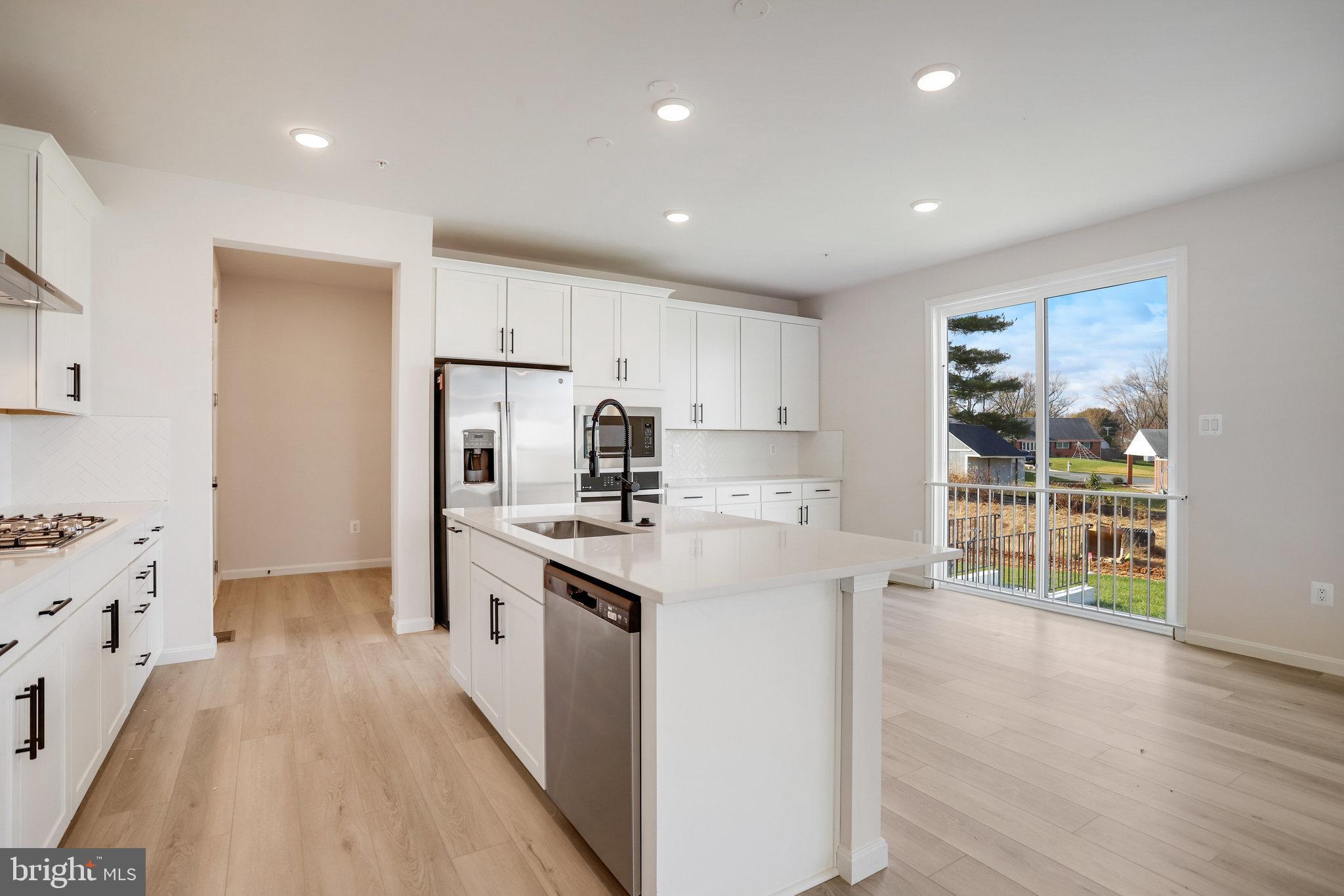 ROBERTS CROSSING - Residential