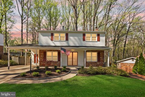 Photo of 4839 Red Fox Drive, ANNANDALE, VA 22003 (MLS # VAFX2302082)