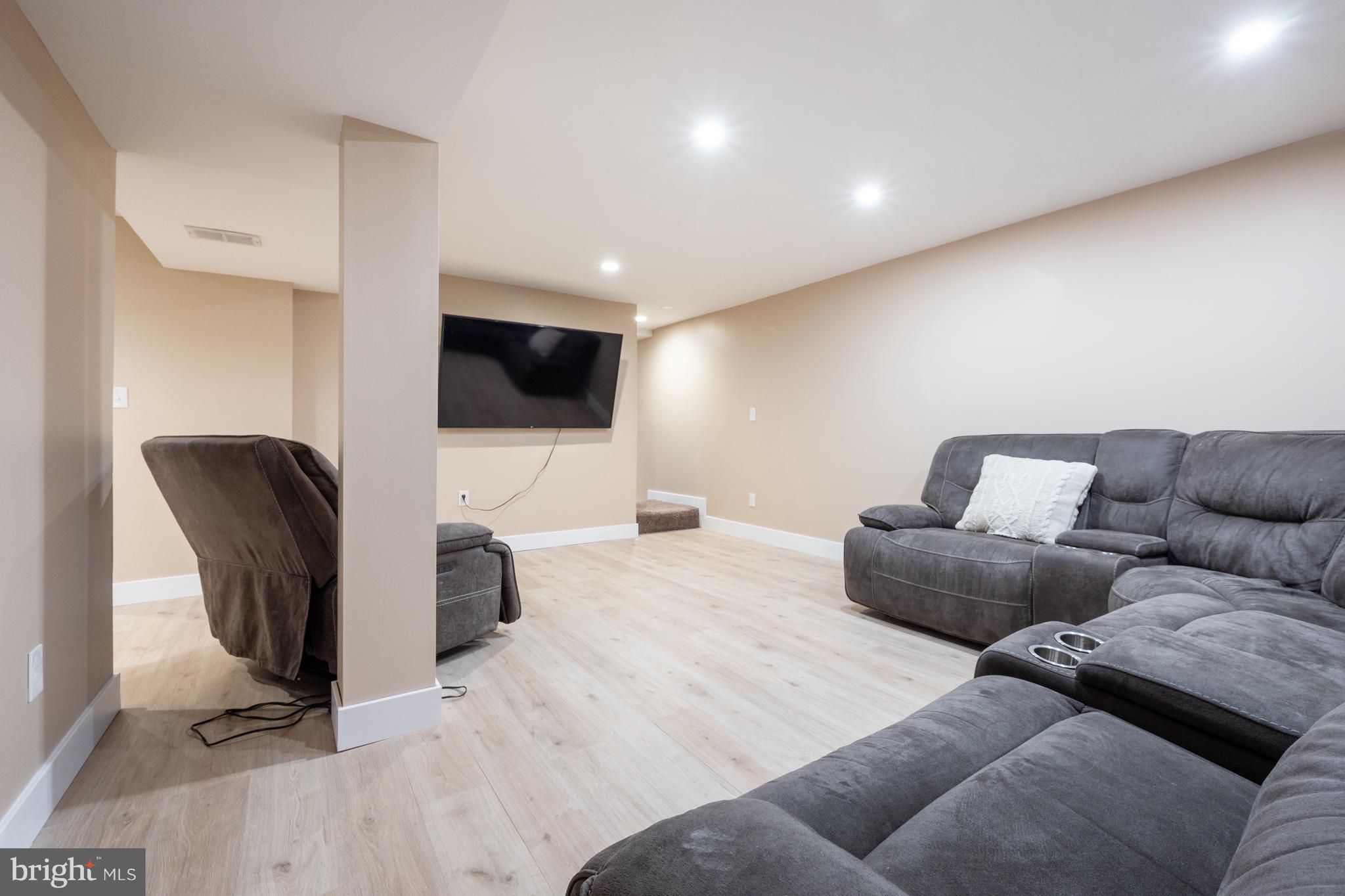 NEWPORT - Residential