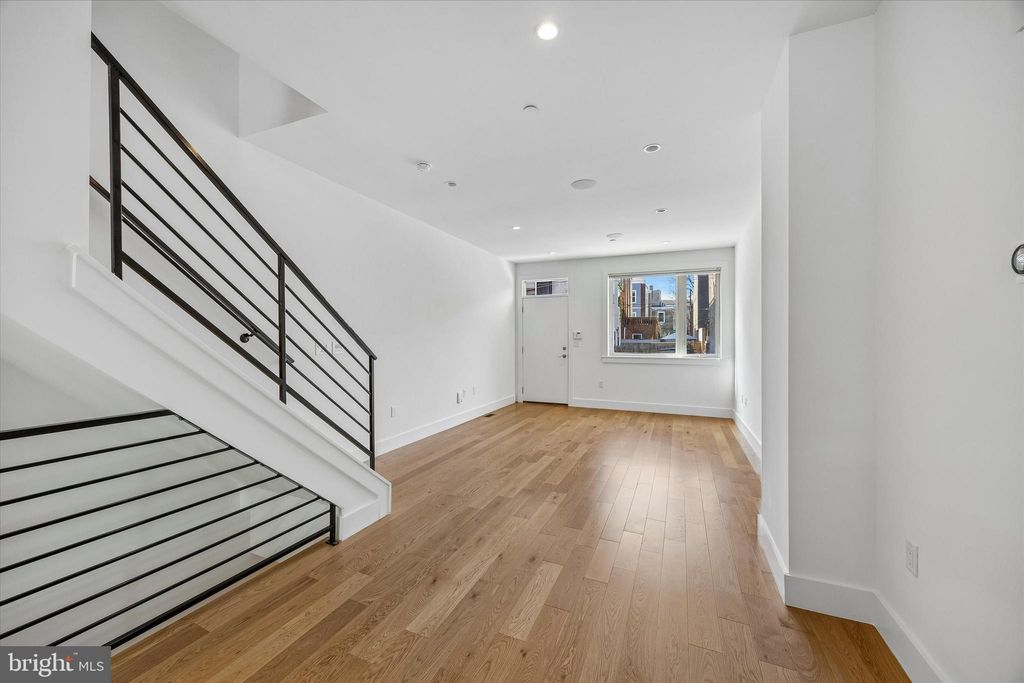 Photo of 405 Greenwich Street, PHILADELPHIA, PA 19147 (MLS # PAPH2614638)