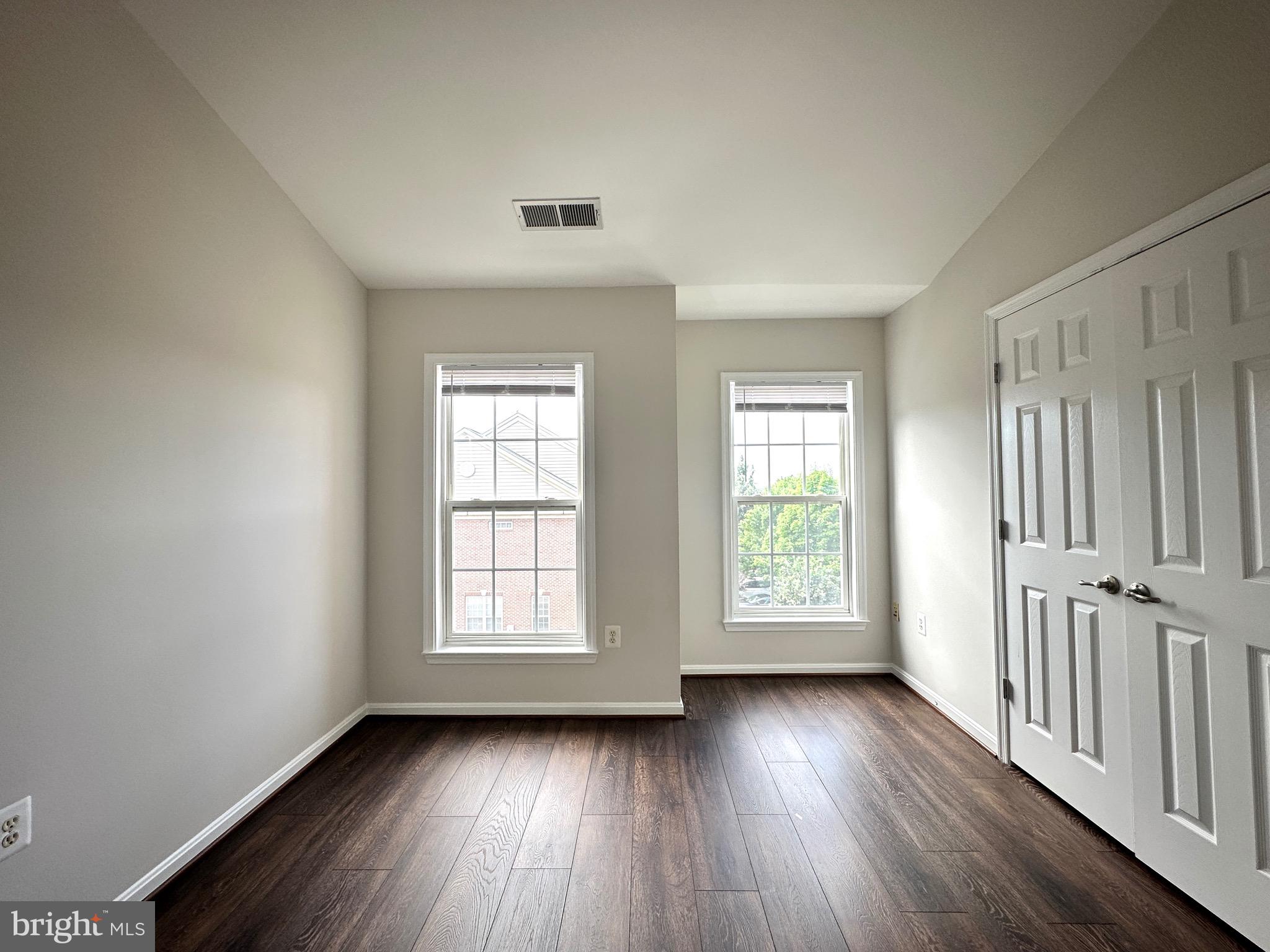 GREAT OAK - Residential Lease