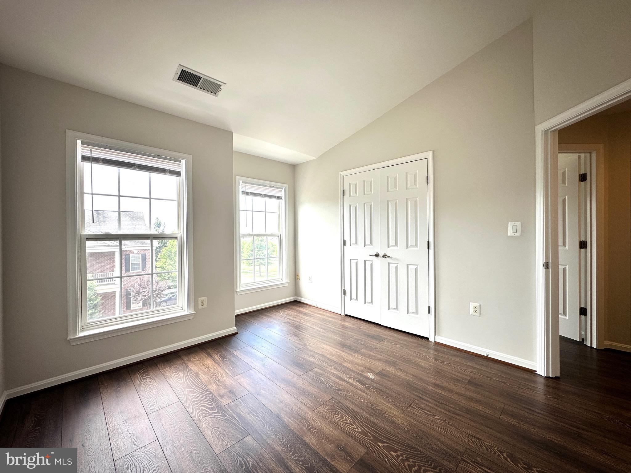 GREAT OAK - Residential Lease