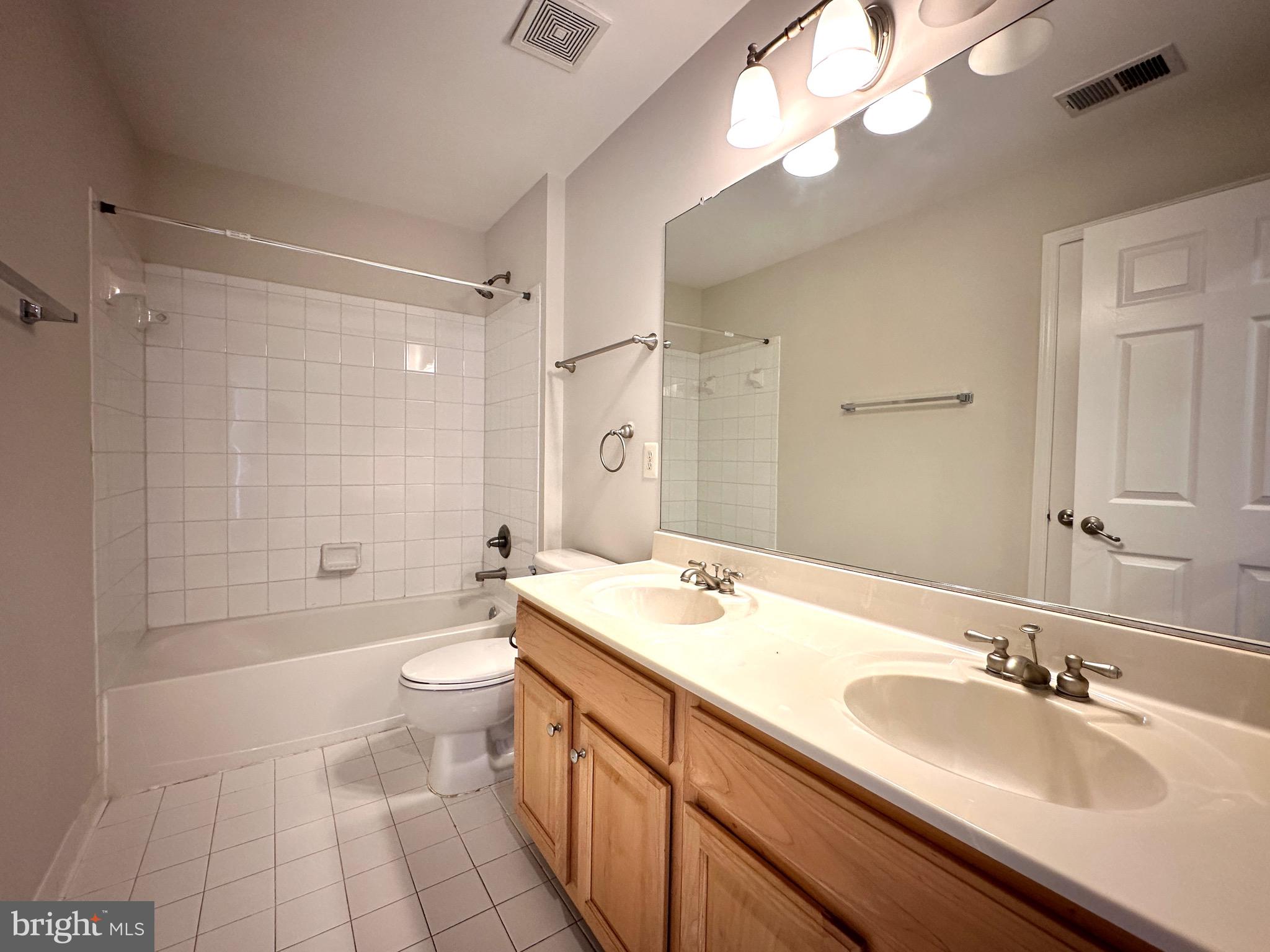 GREAT OAK - Residential Lease