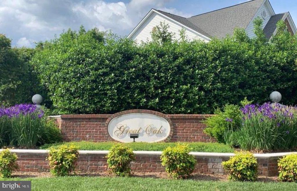 GREAT OAK - Residential Lease