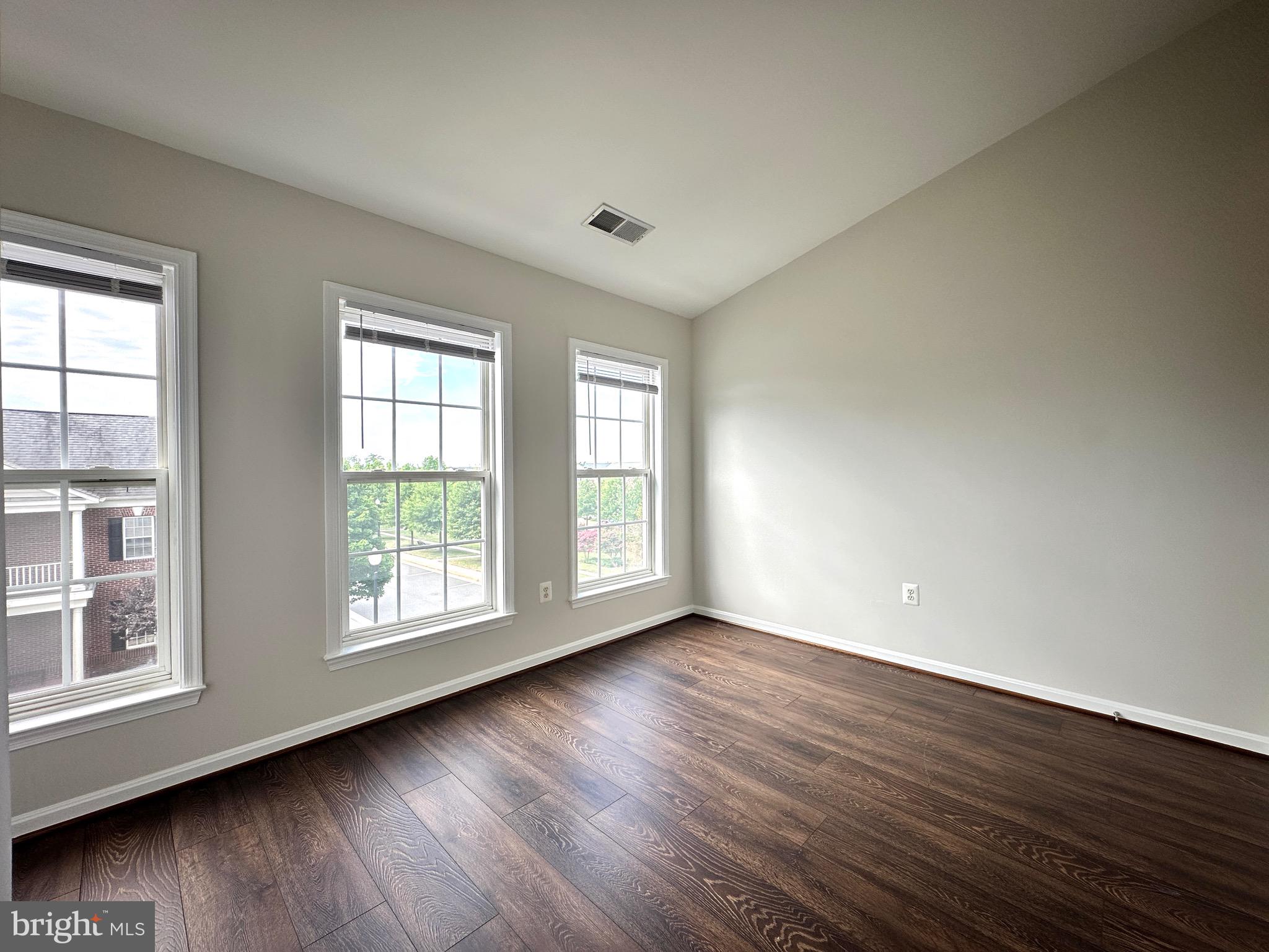 GREAT OAK - Residential Lease