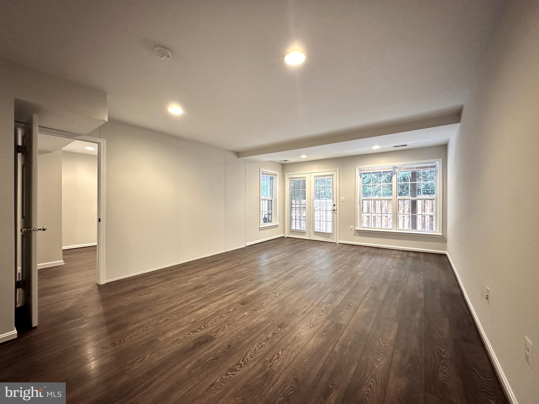 GREAT OAK - Residential Lease