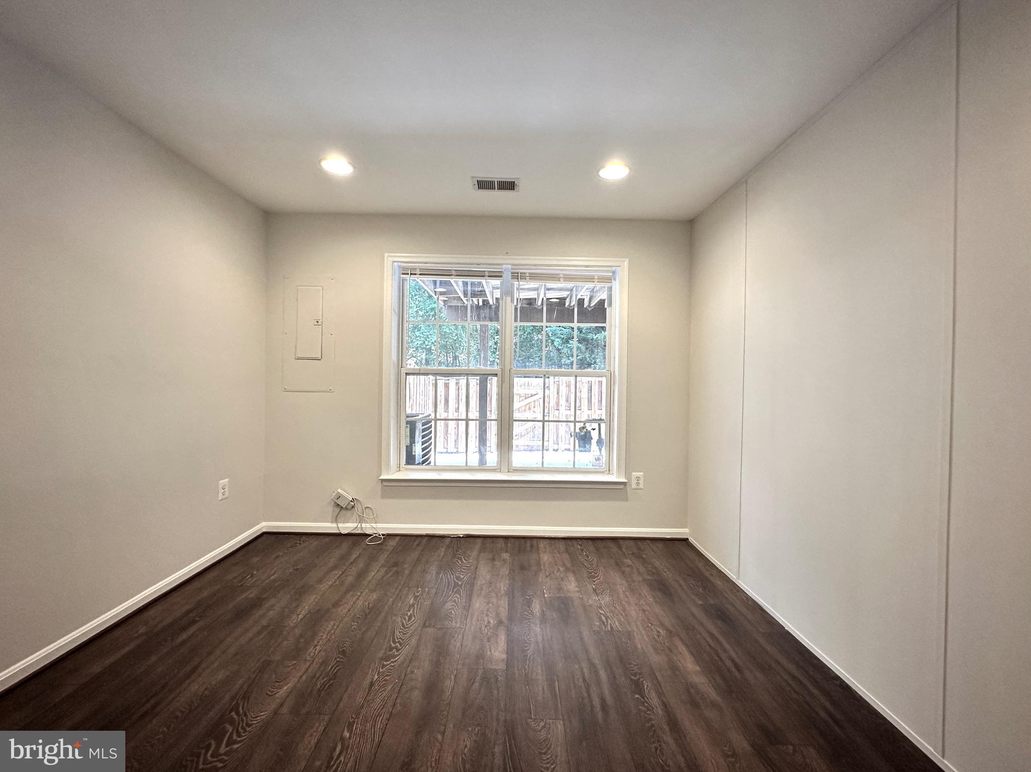 GREAT OAK - Residential Lease