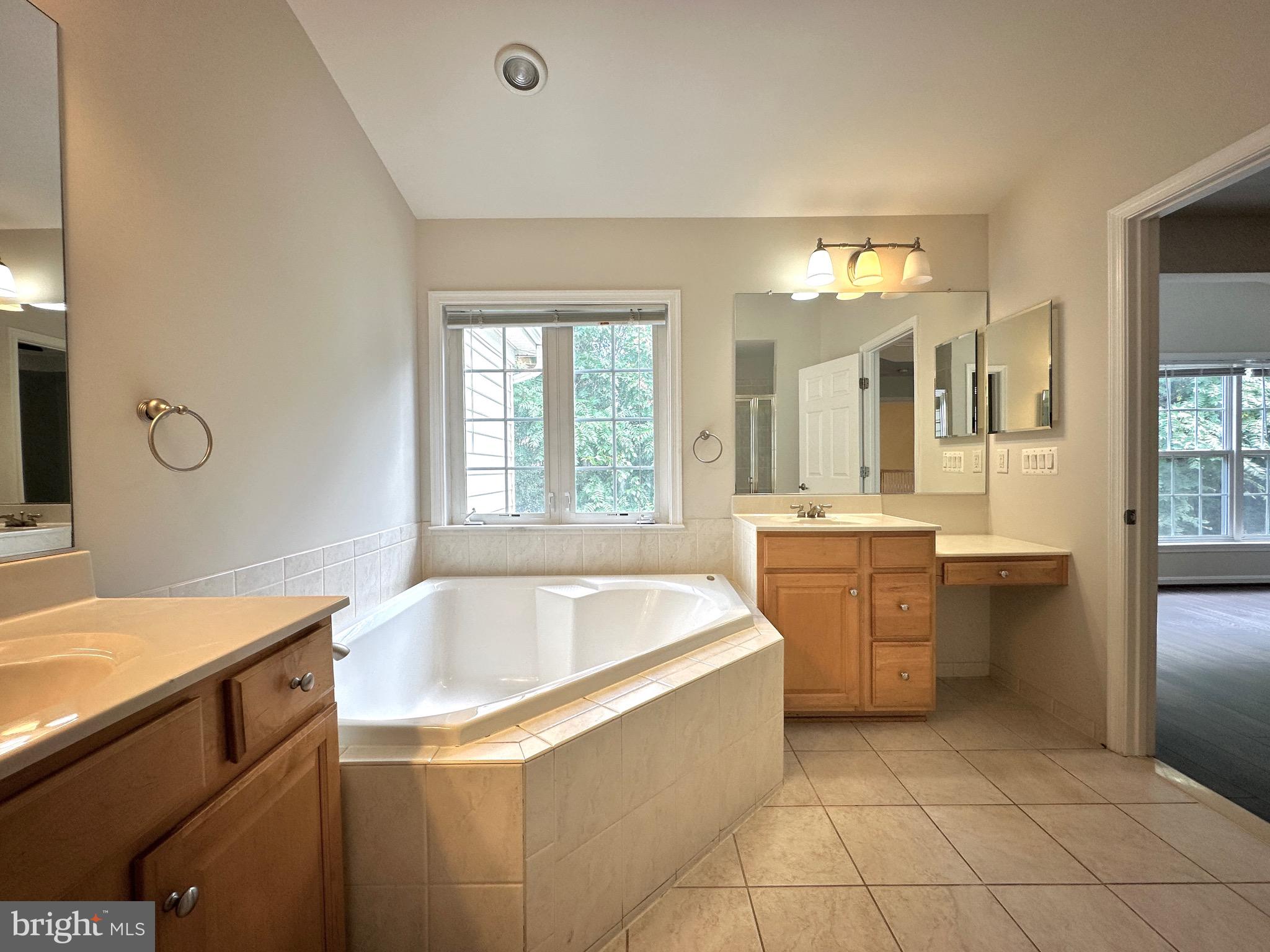 GREAT OAK - Residential Lease