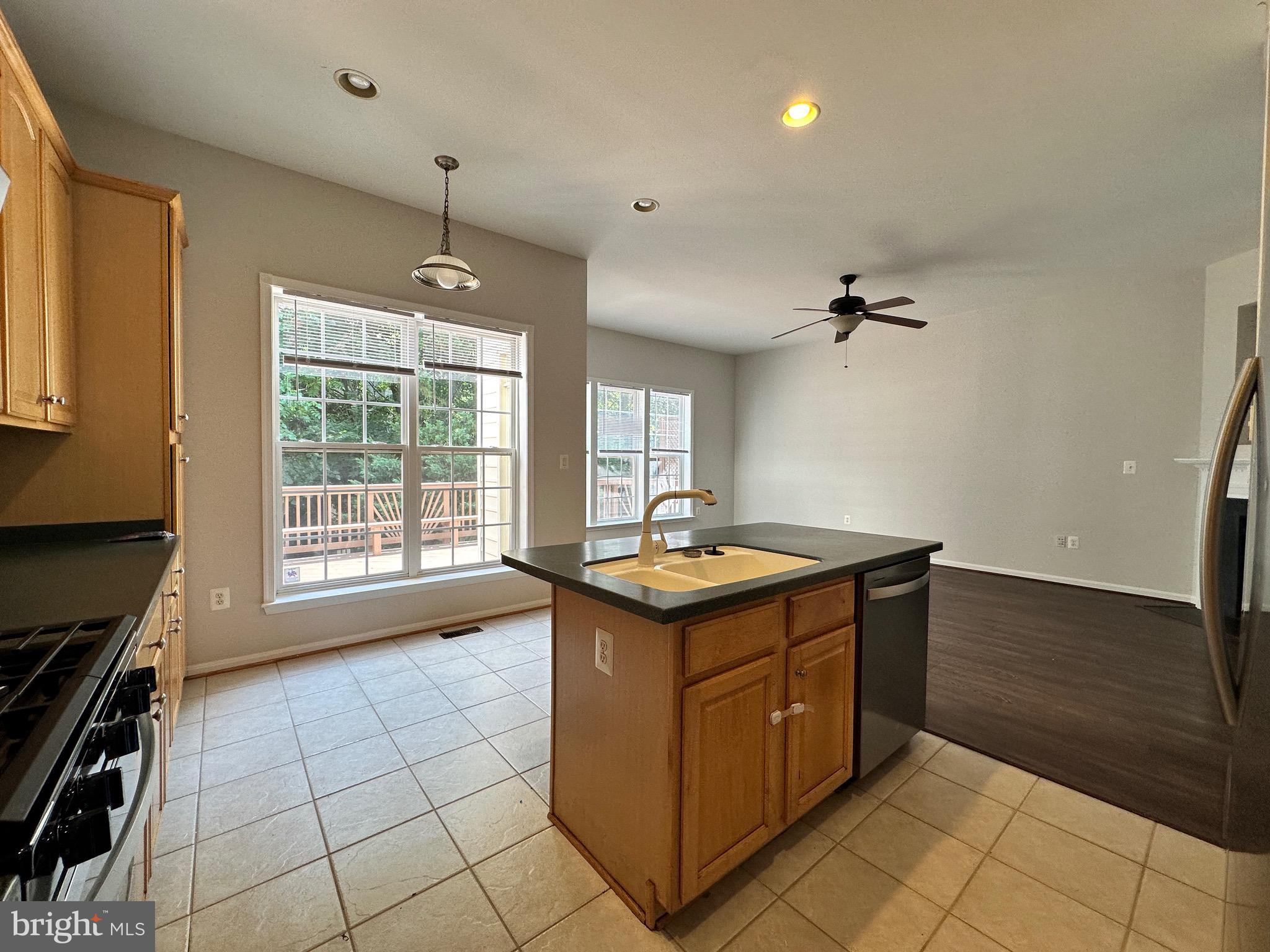 GREAT OAK - Residential Lease