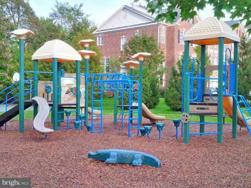 GREAT OAK - Residential Lease