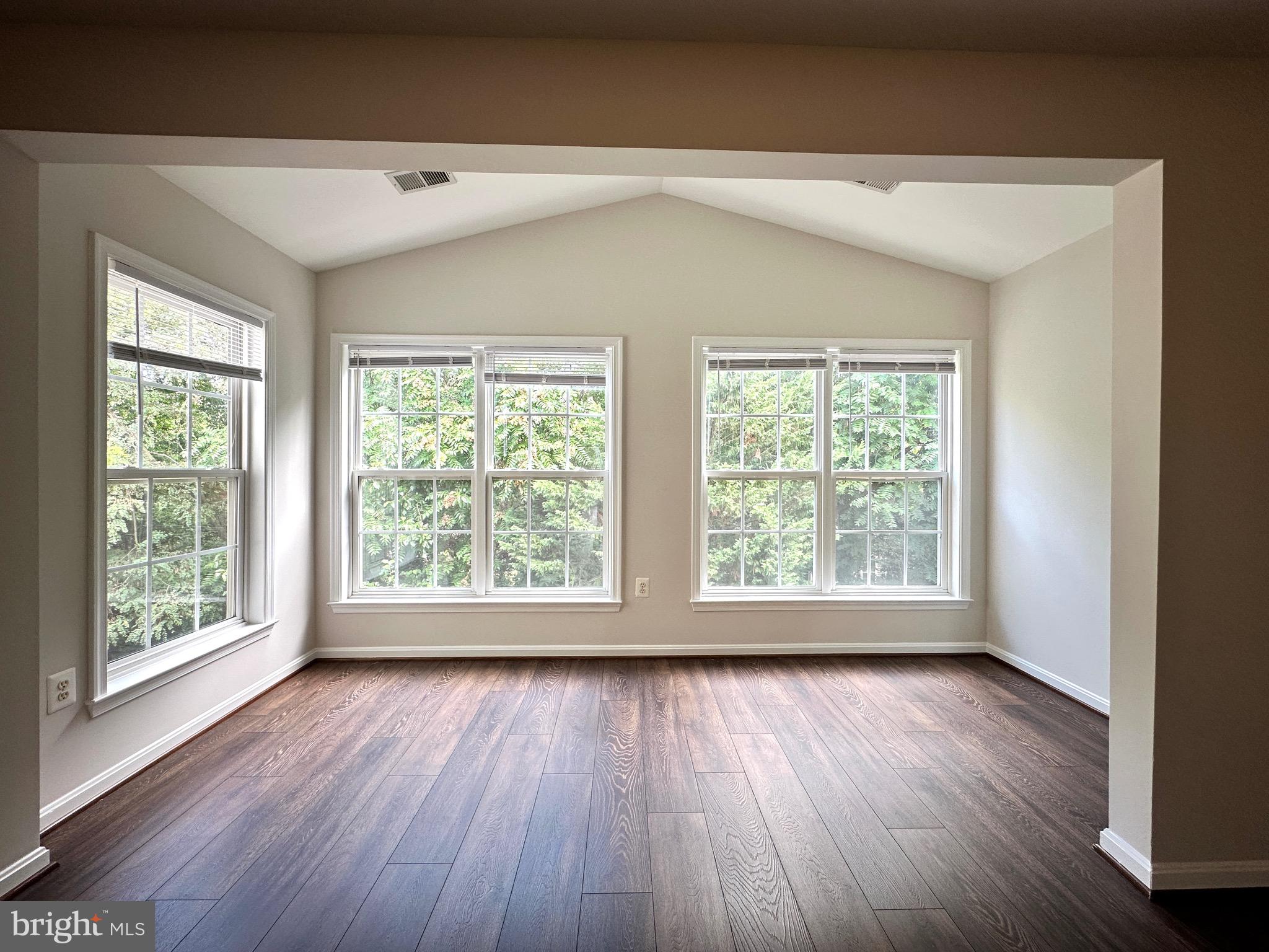 GREAT OAK - Residential Lease