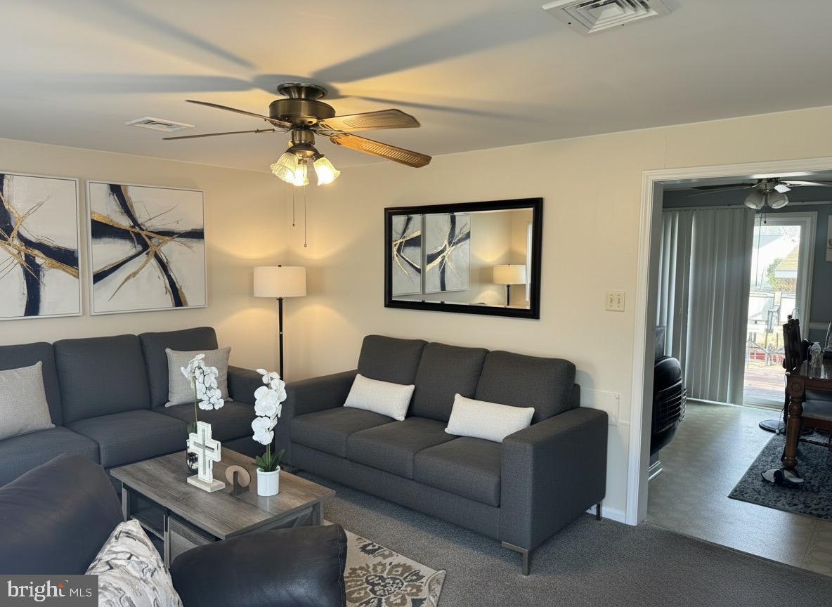 HENSEL STONE WOODS - Residential