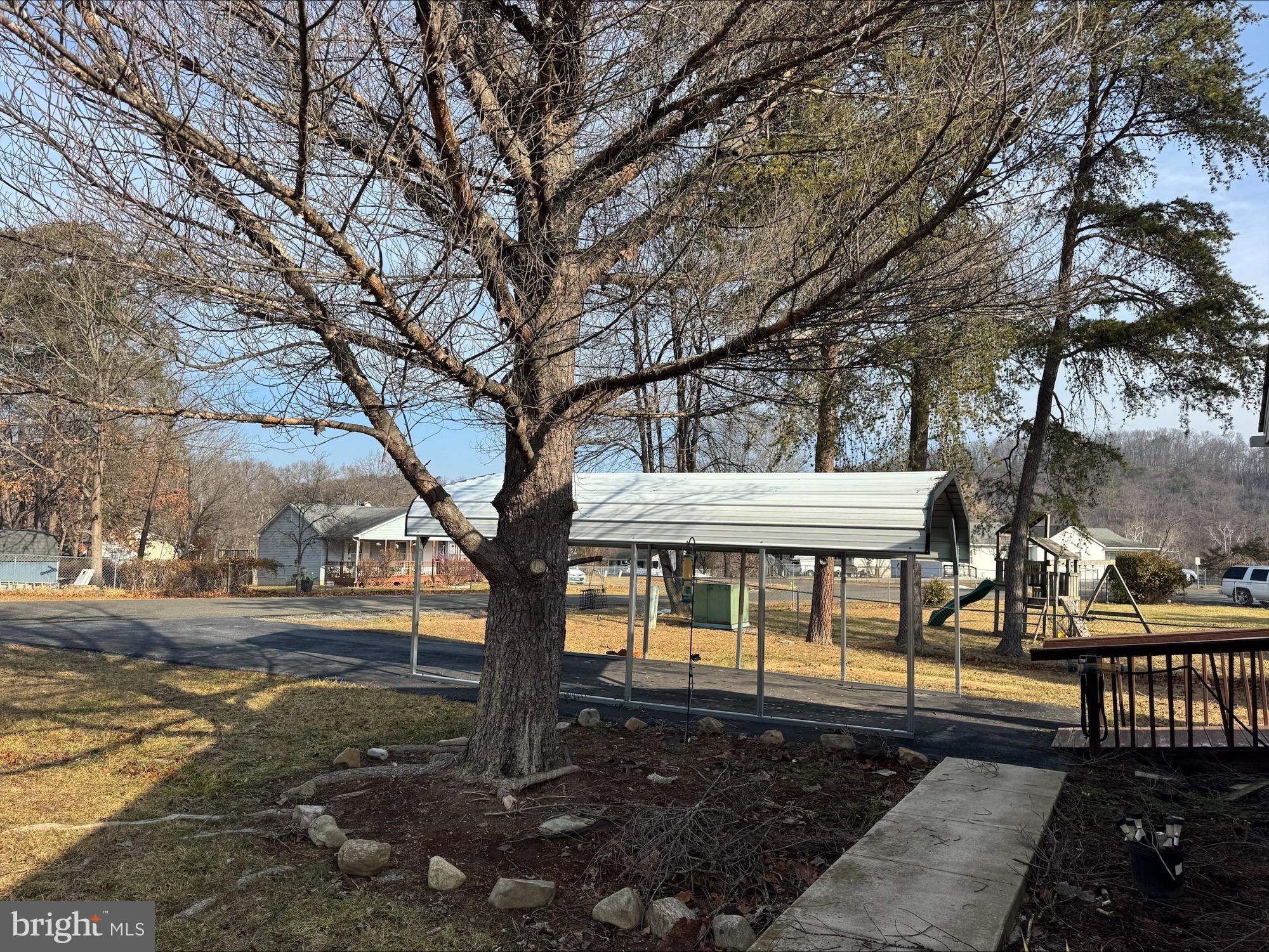 HENSEL STONE WOODS - Residential